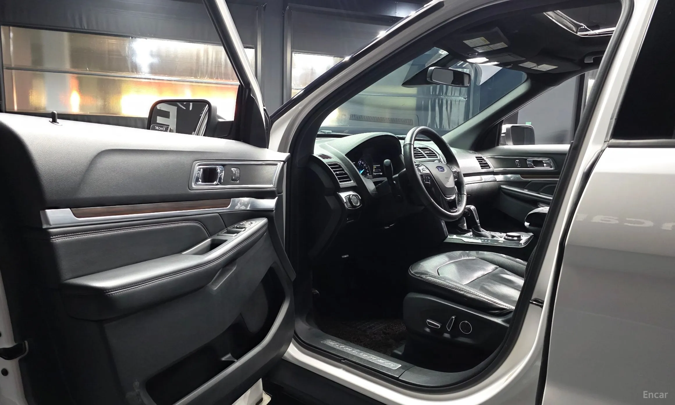 Ford Explorer превью 10