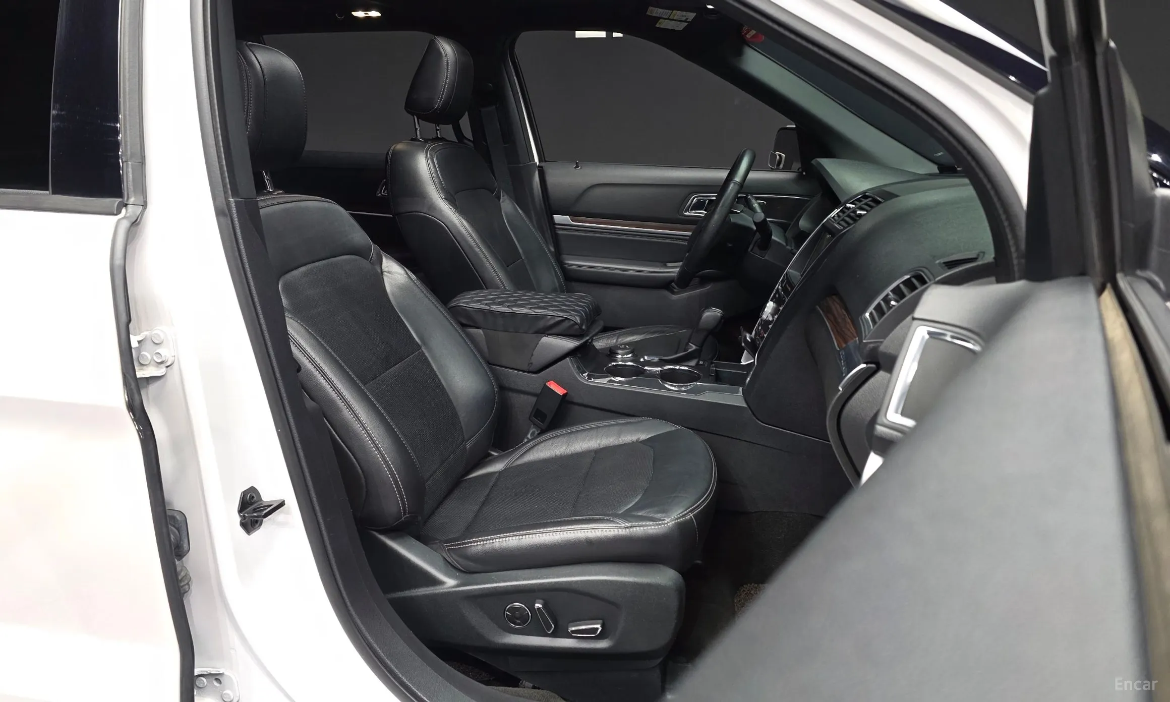 Ford Explorer превью 11