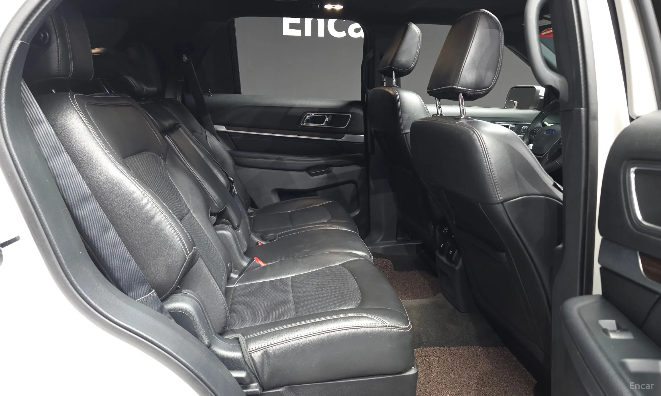 Ford Explorer превью 12