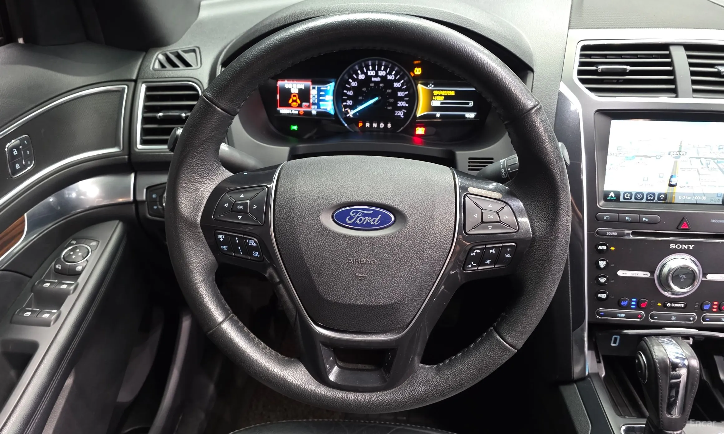 Ford Explorer превью 13