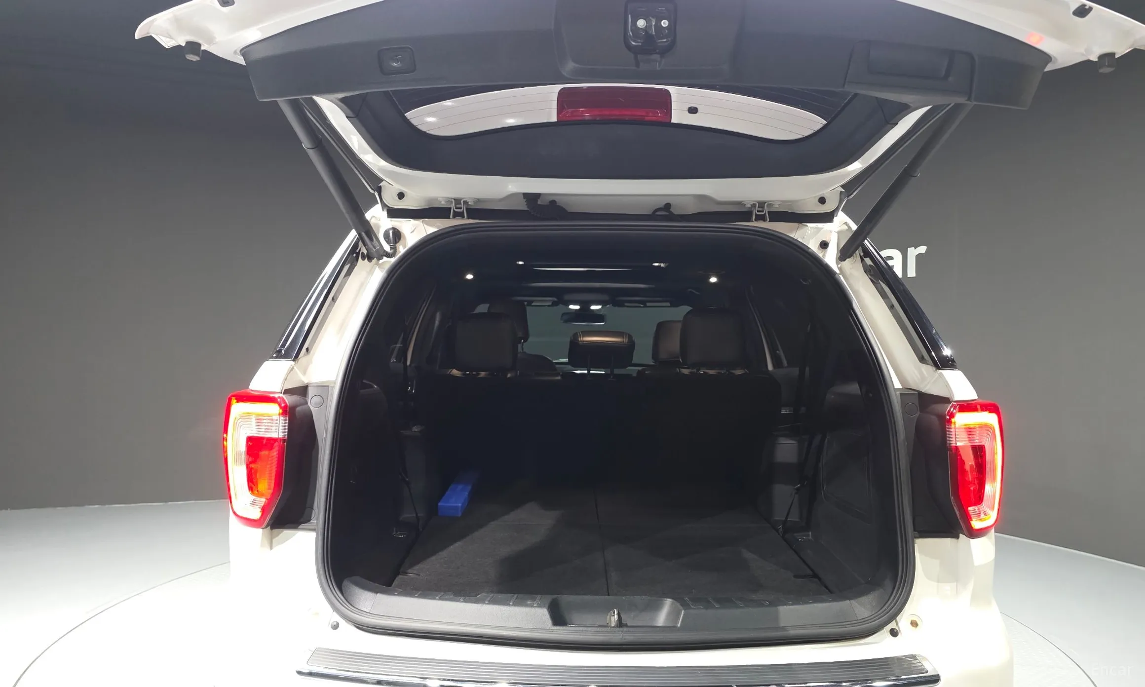 Ford Explorer превью 20