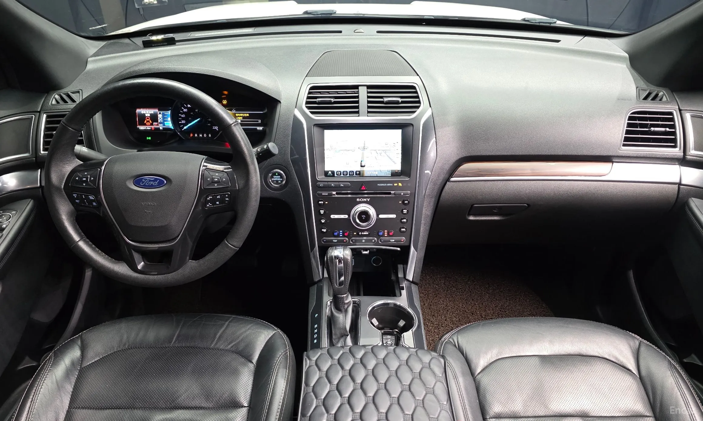 Ford Explorer превью 7