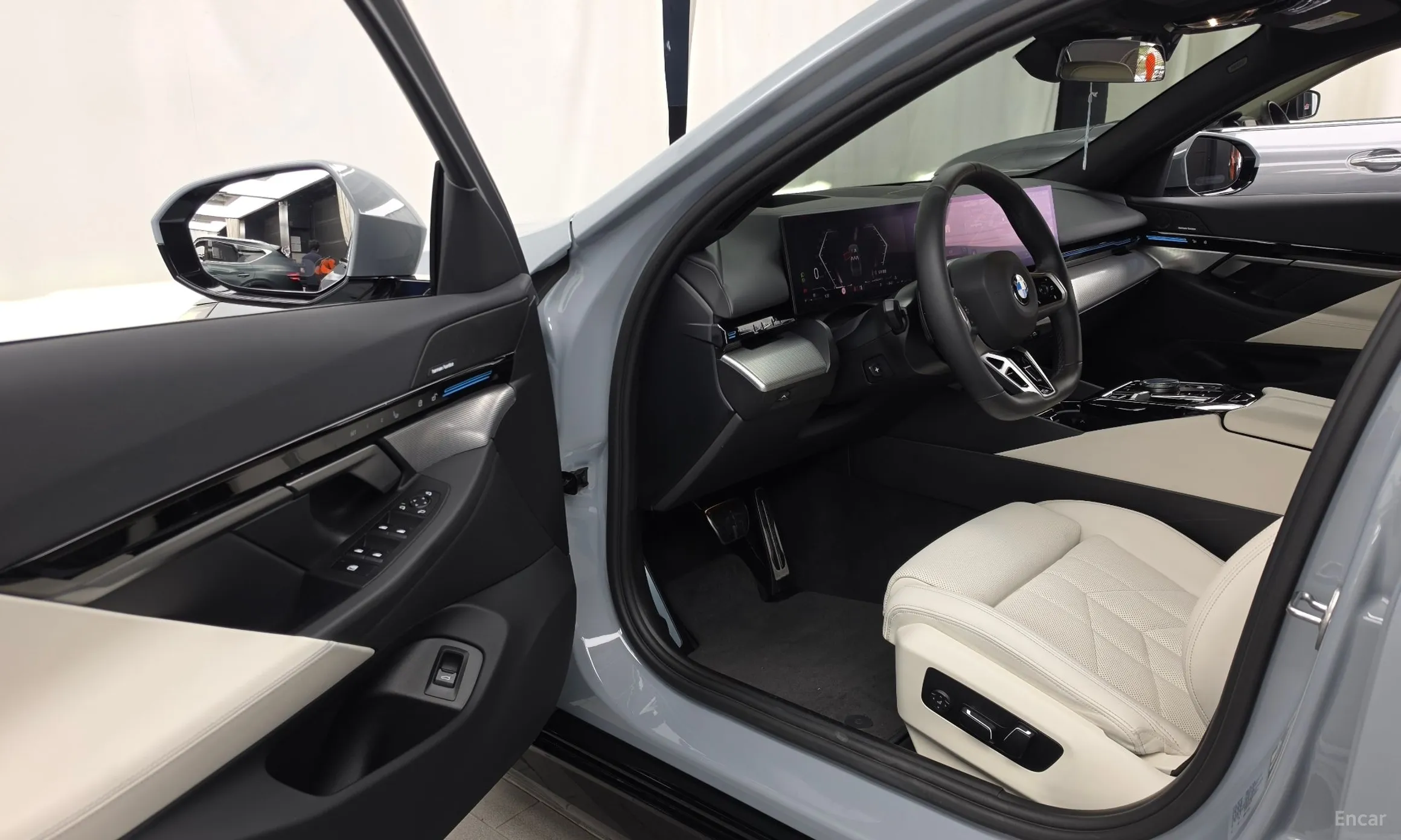 BMW 5 Series (G60) превью 10