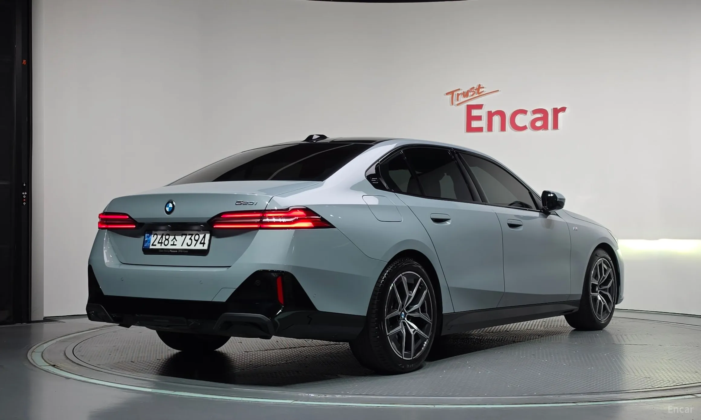 BMW 5 Series (G60)