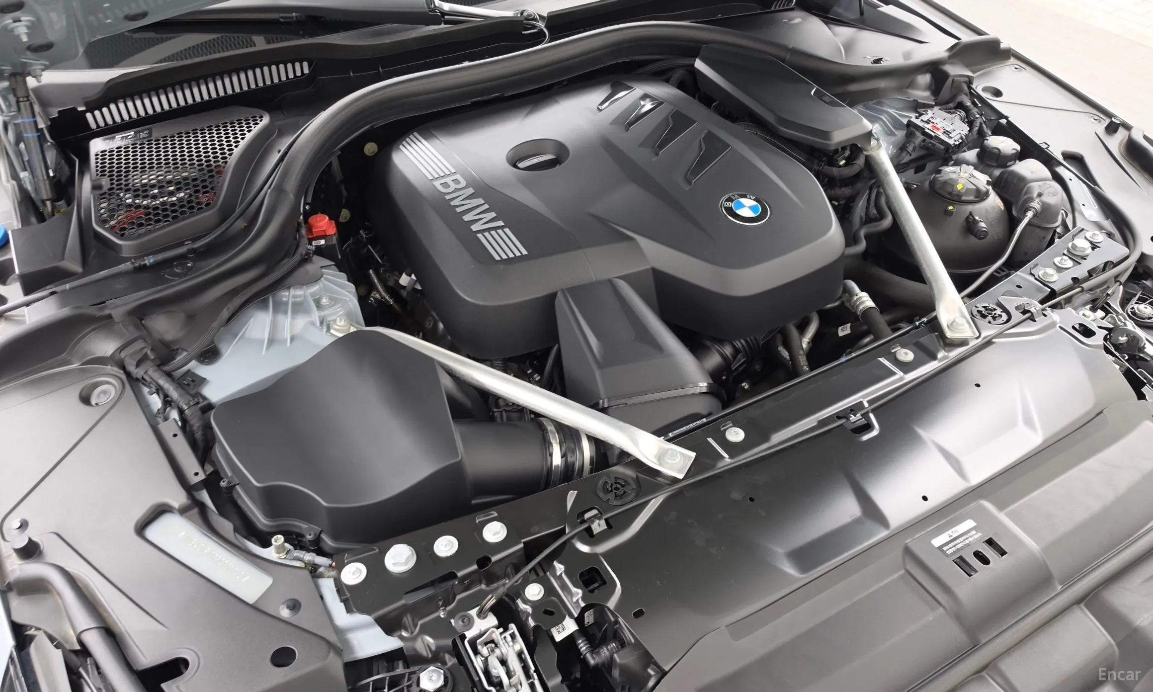BMW 5 Series (G60) превью 6