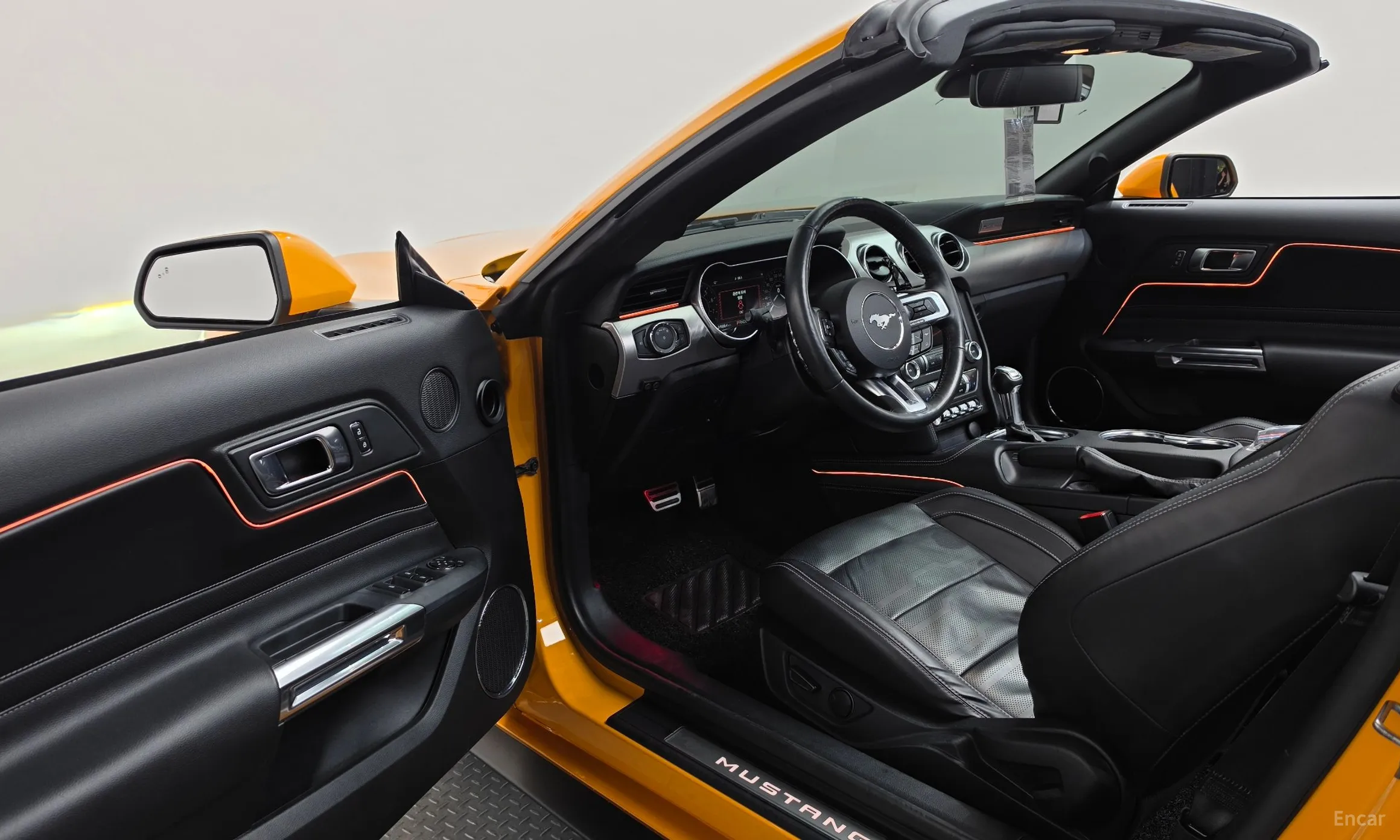 Ford Mustang превью 10