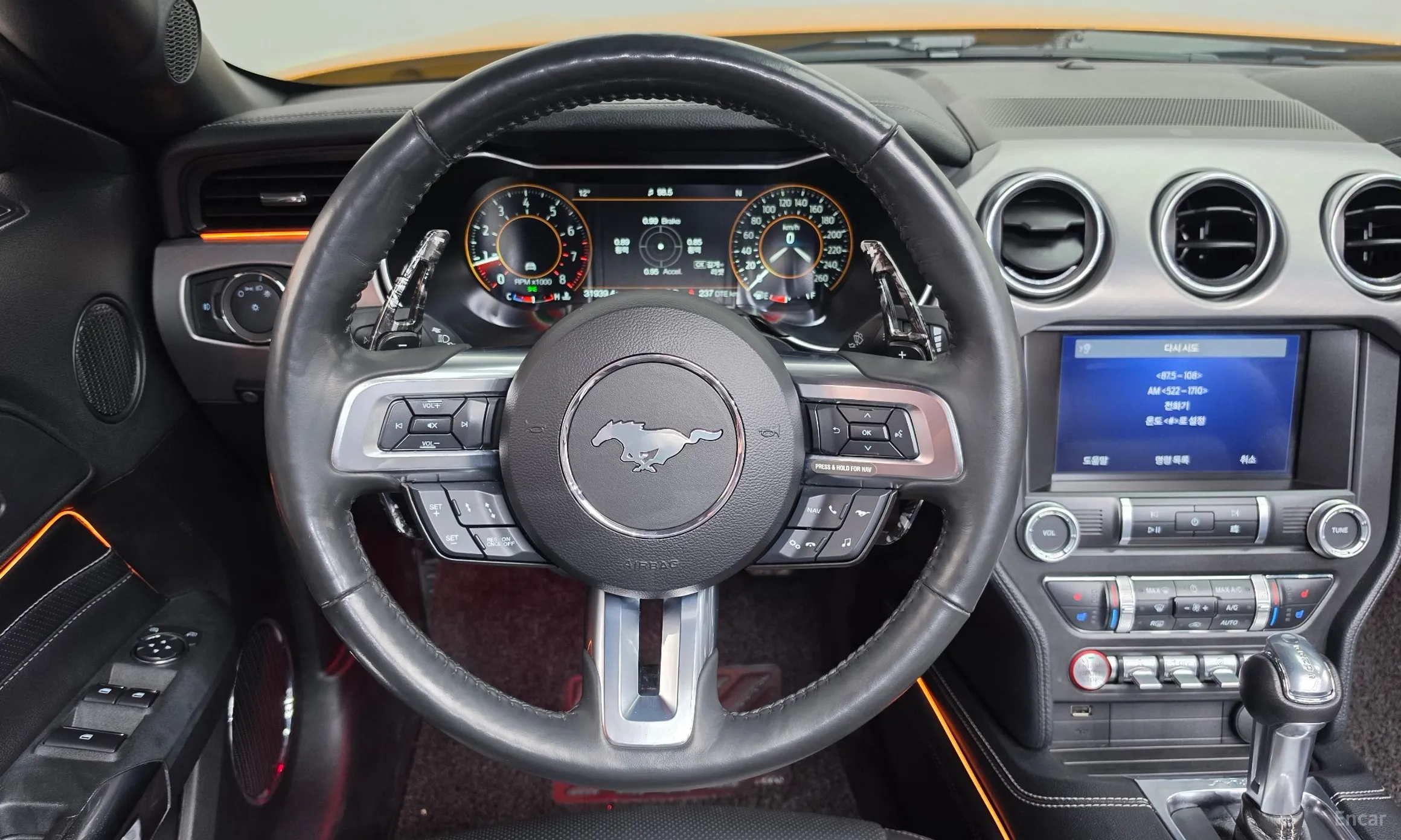 Ford Mustang превью 13