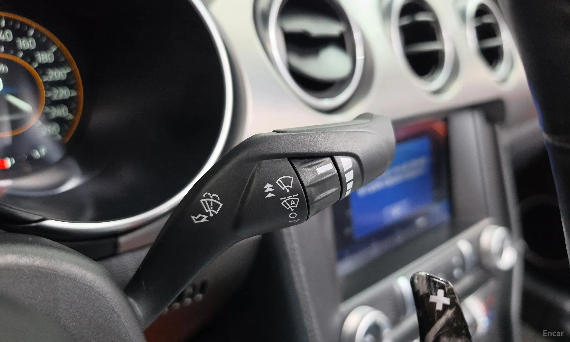 Ford Mustang превью 19