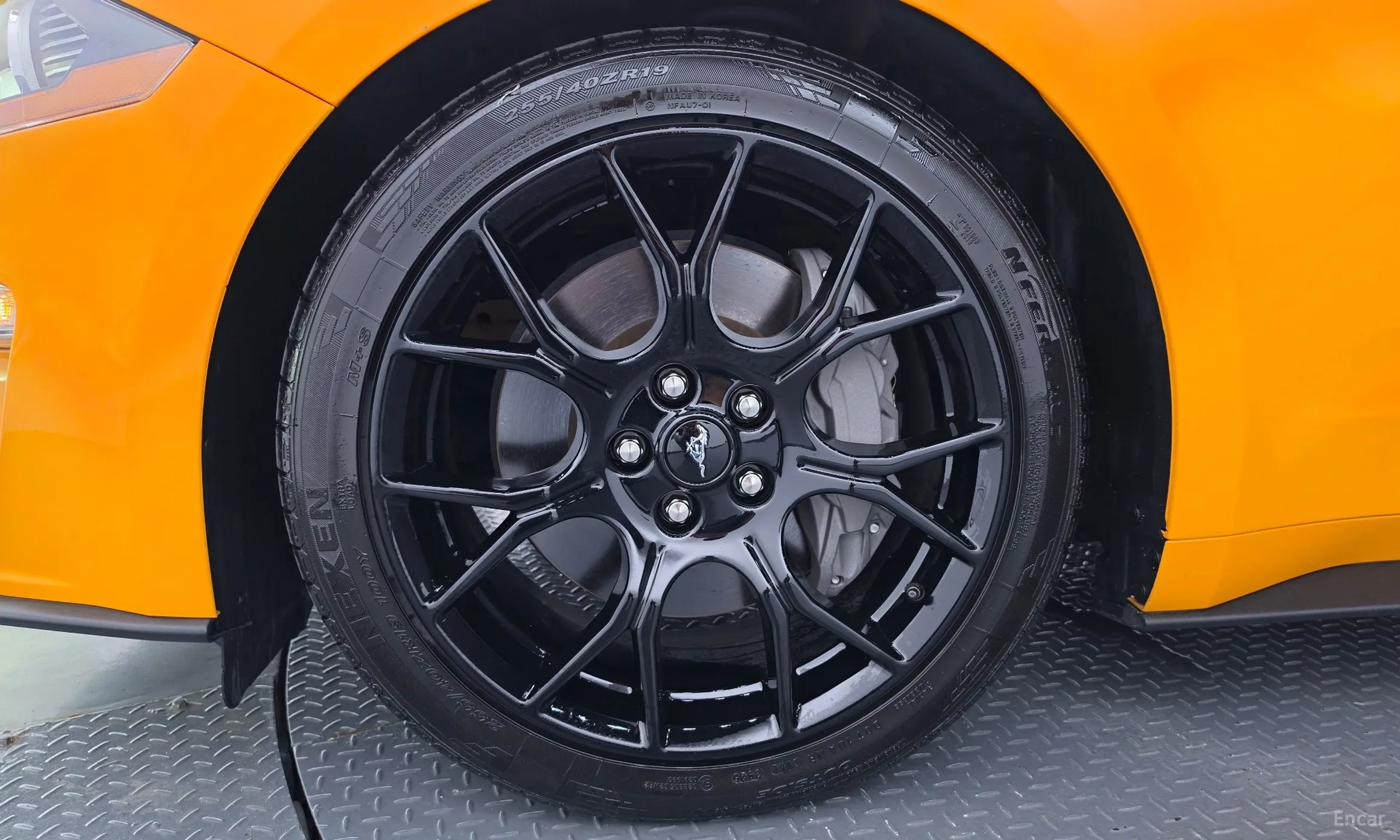 Ford Mustang превью 5