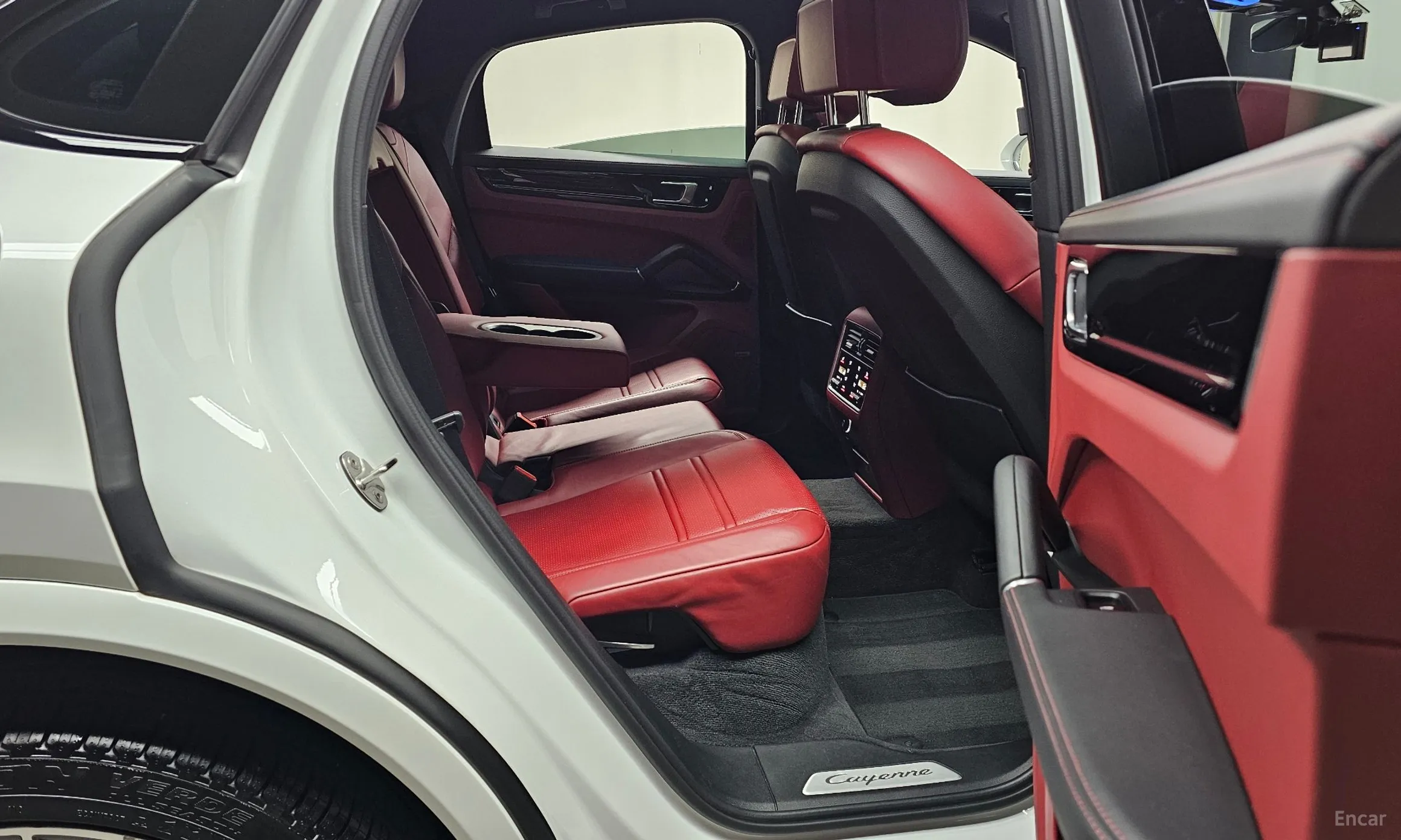 Porsche Cayenne (PO536) превью 11