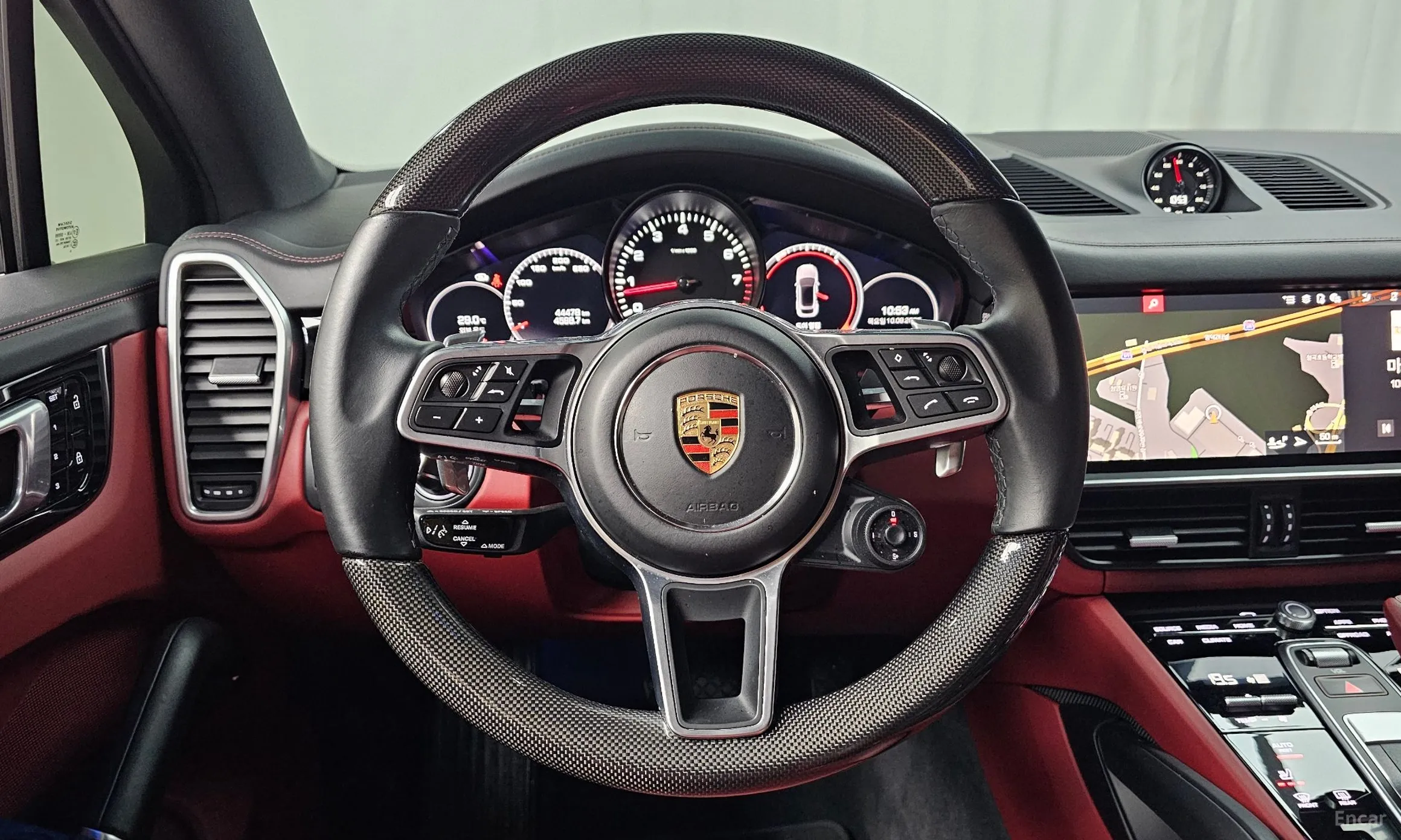 Porsche Cayenne (PO536) превью 13