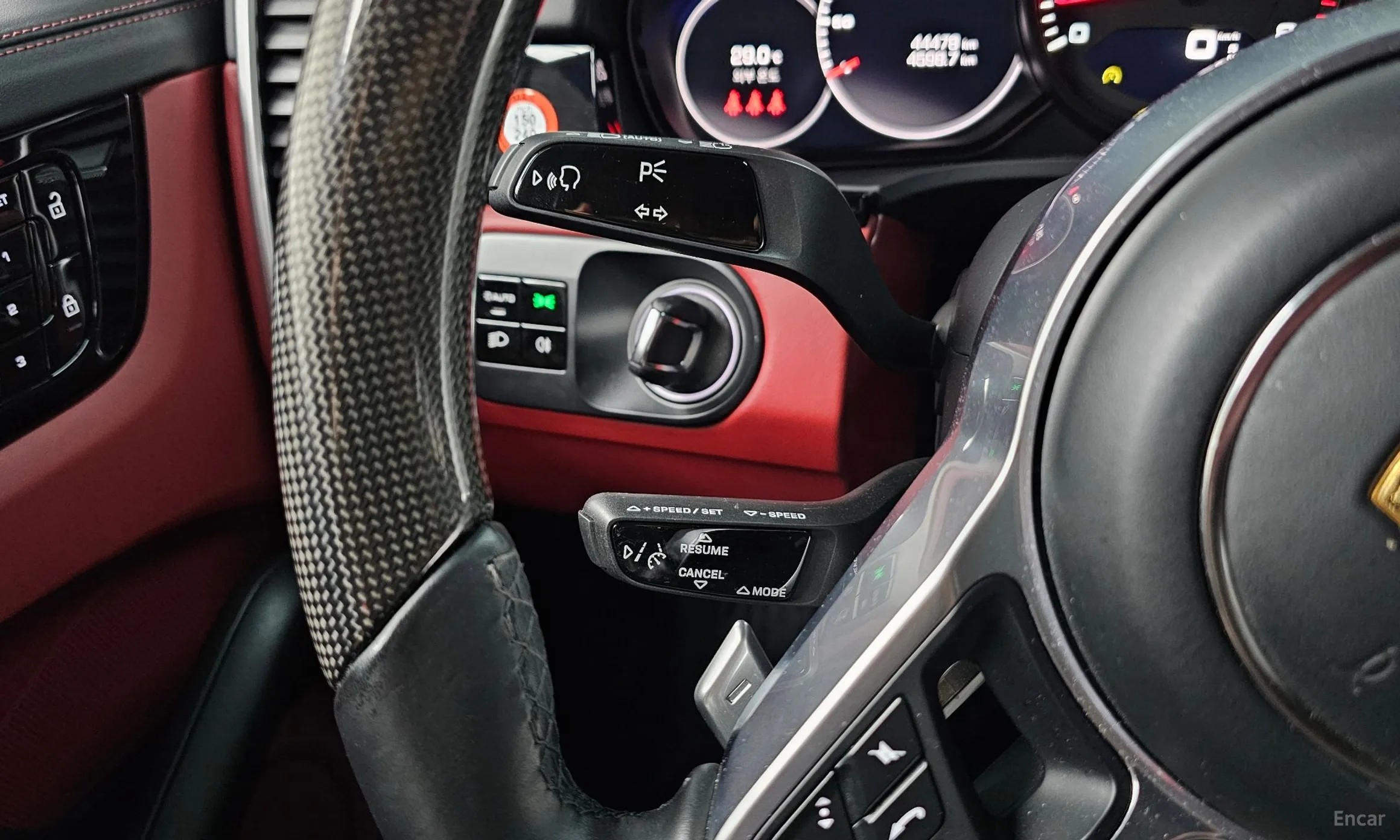 Porsche Cayenne (PO536) превью 15