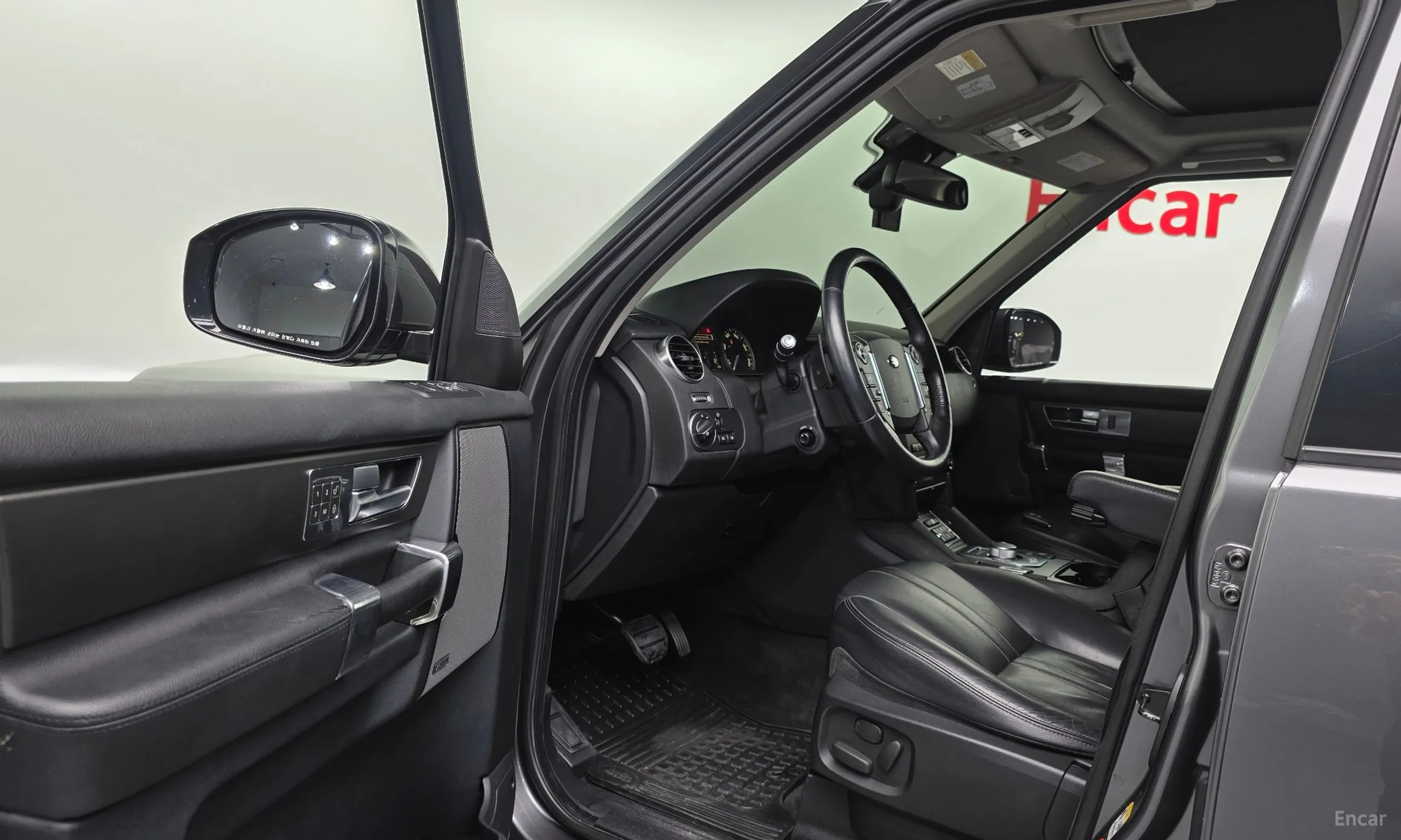 Land Rover Discovery 4 превью 10
