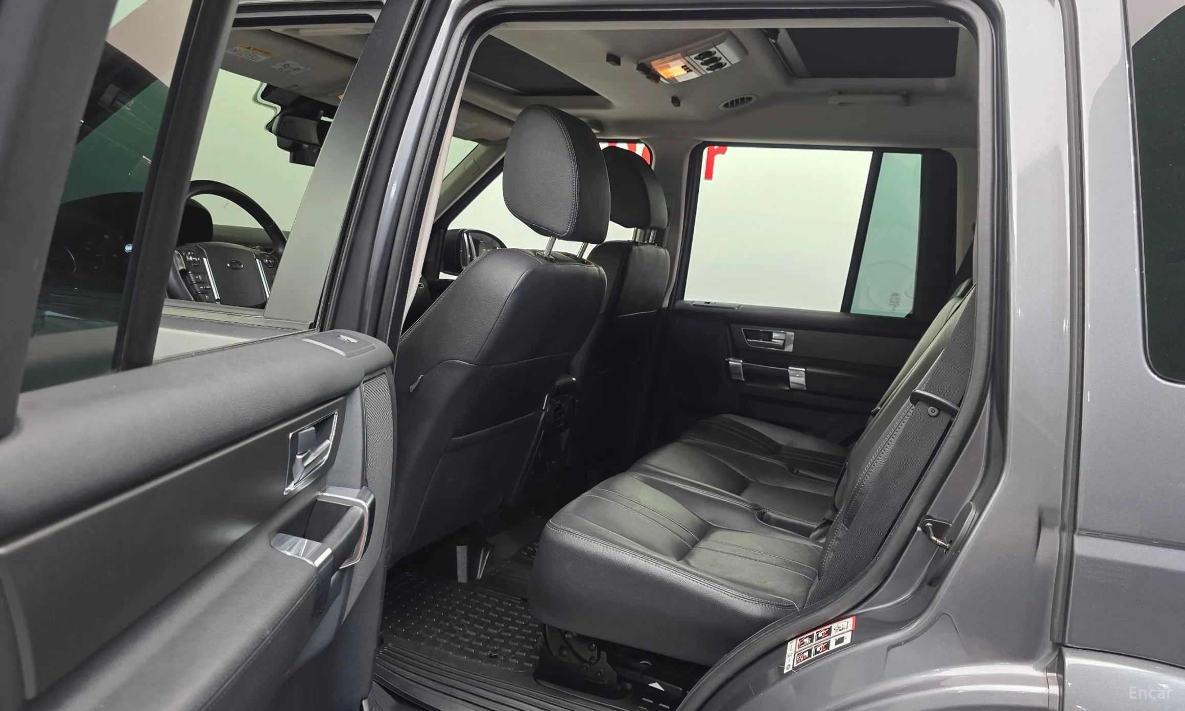 Land Rover Discovery 4 превью 16