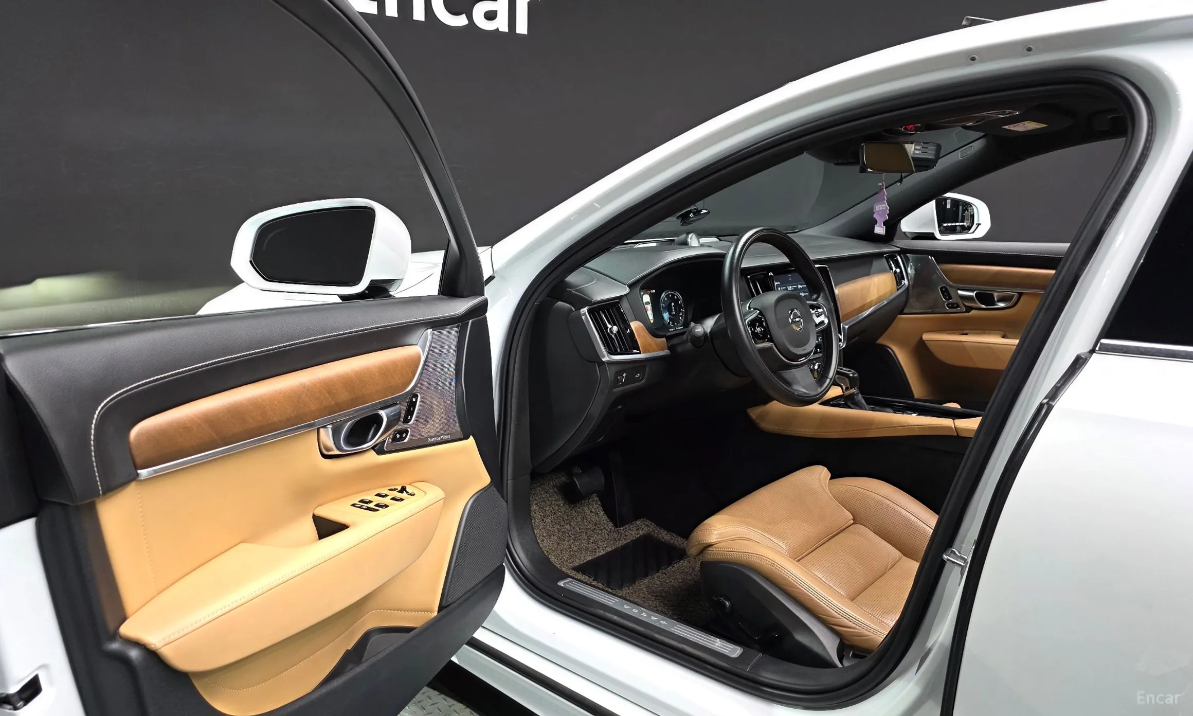 Volvo S90 превью 10