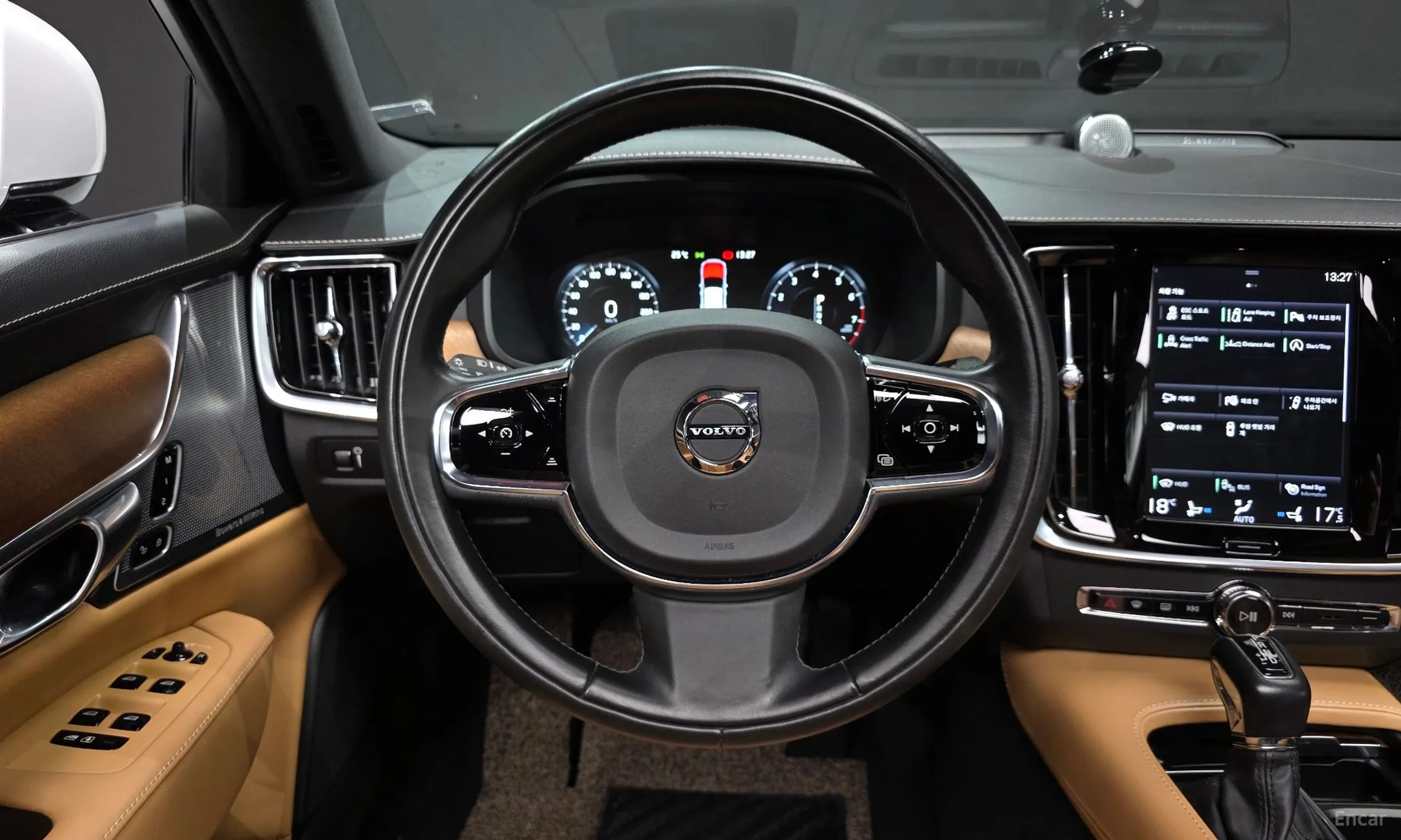 Volvo S90 превью 12