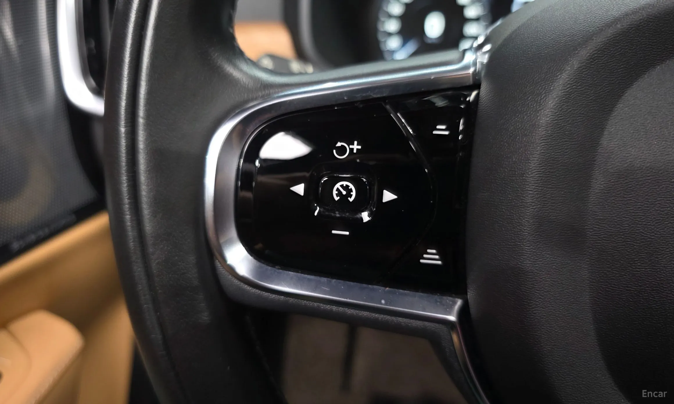 Volvo S90 превью 17