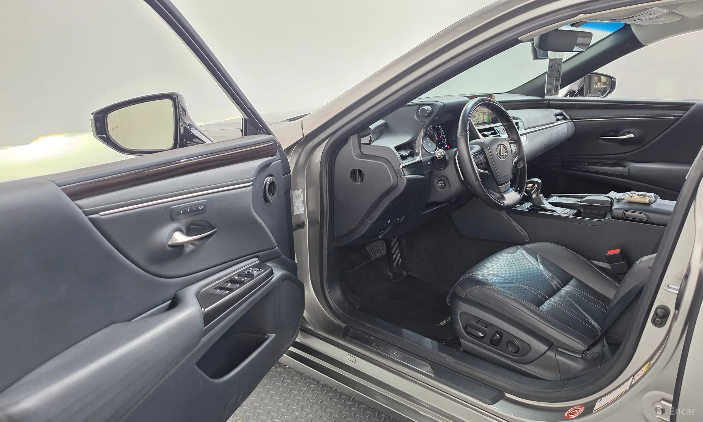 Lexus ES300h 7th Generation превью 10