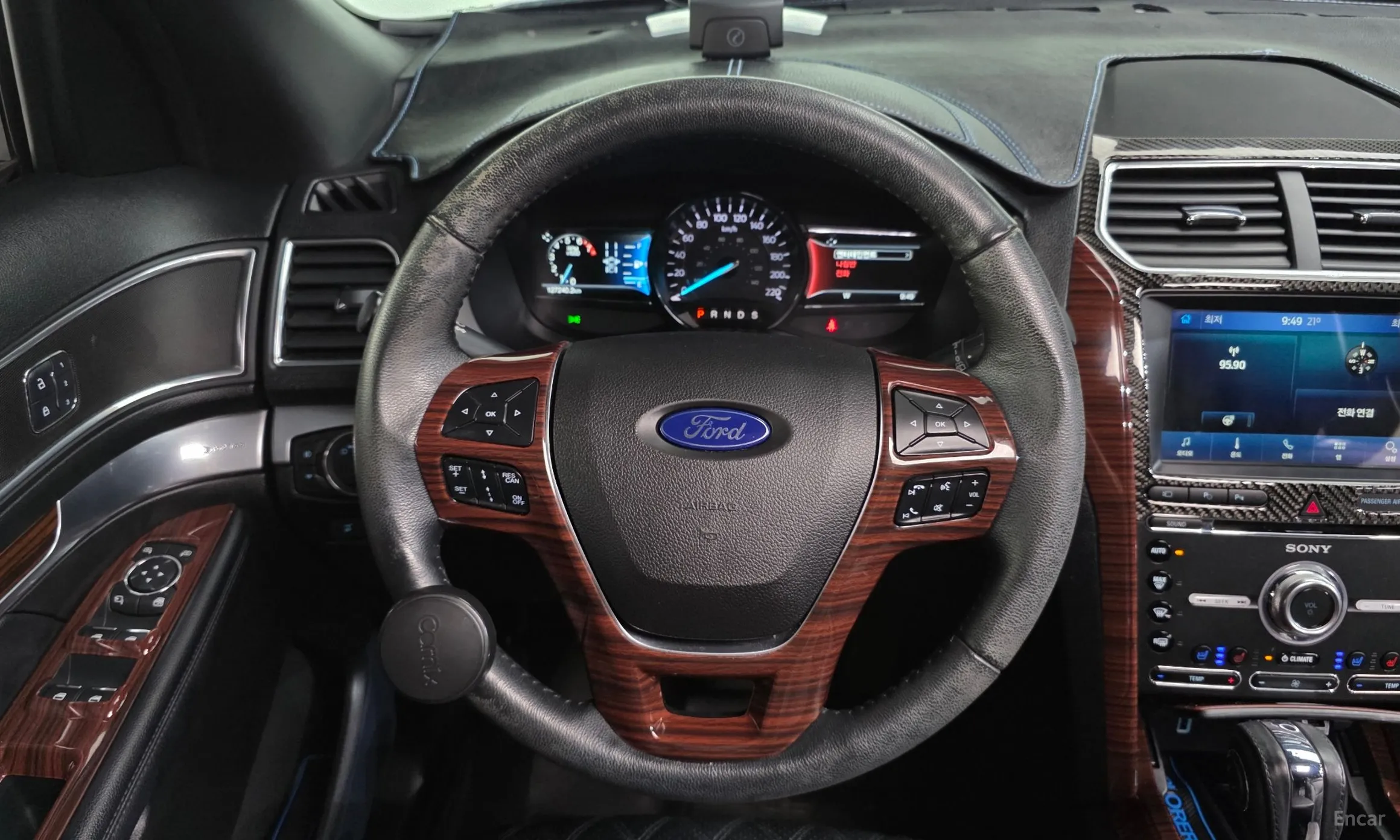 Ford Explorer превью 13
