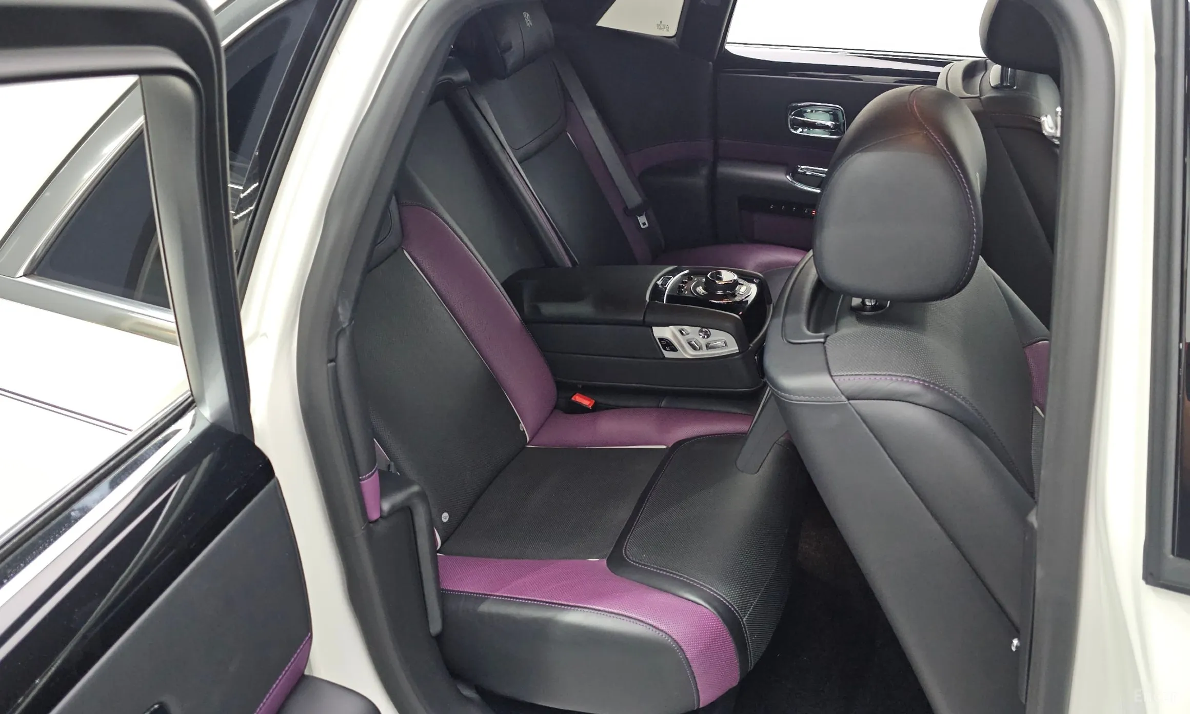 Rolls-Royce Ghost превью 11