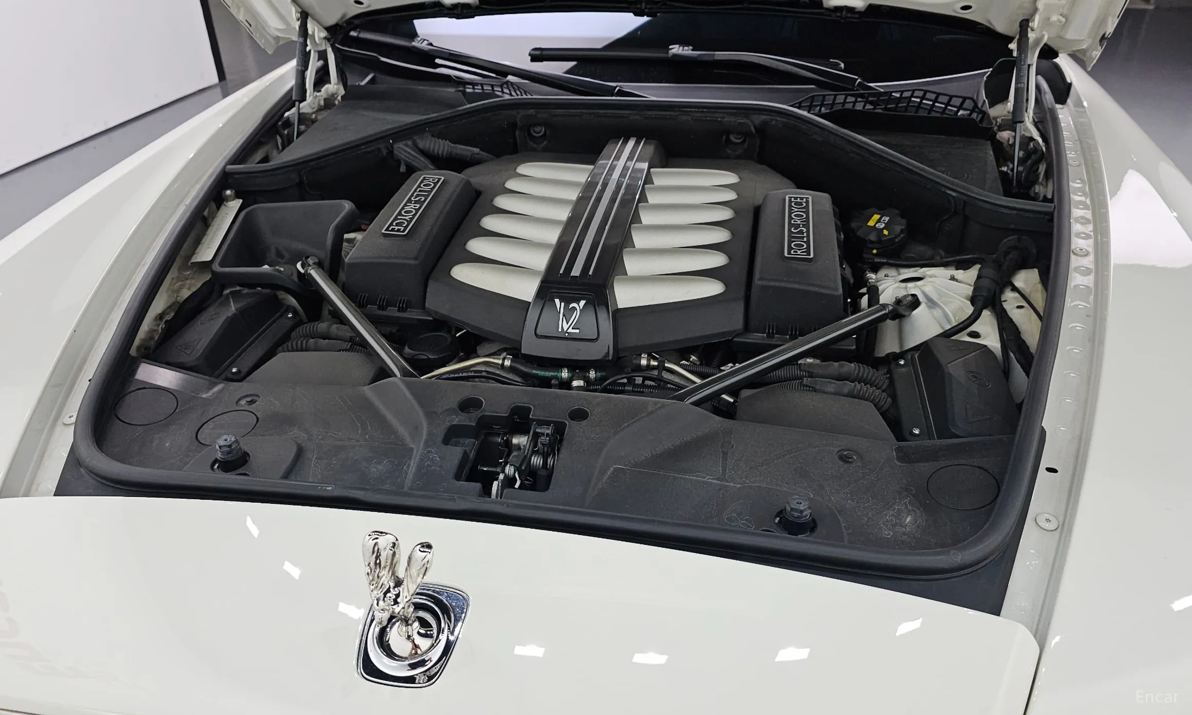 Rolls-Royce Ghost превью 6
