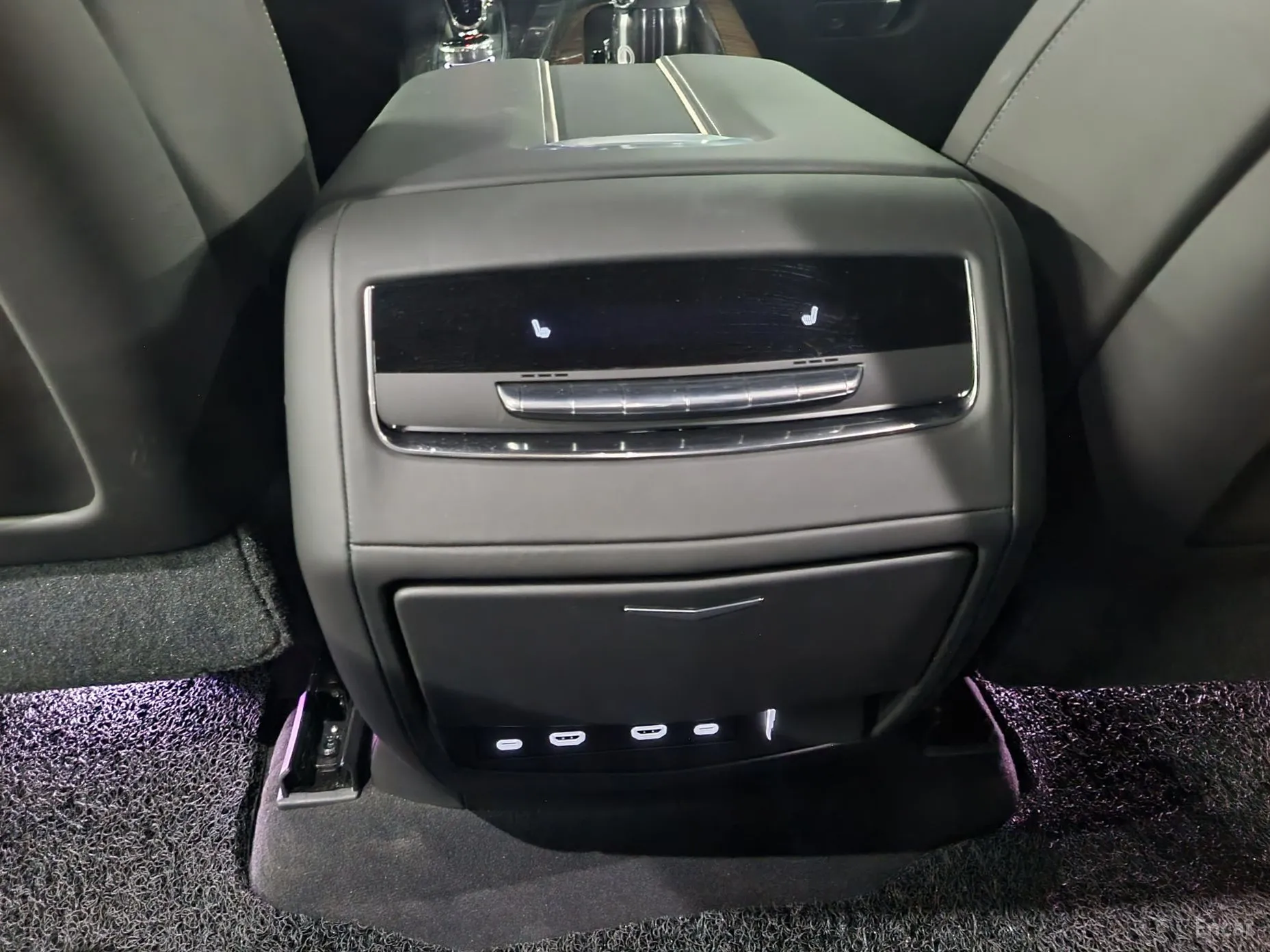 Cadillac Escalade 5th Generation превью 17