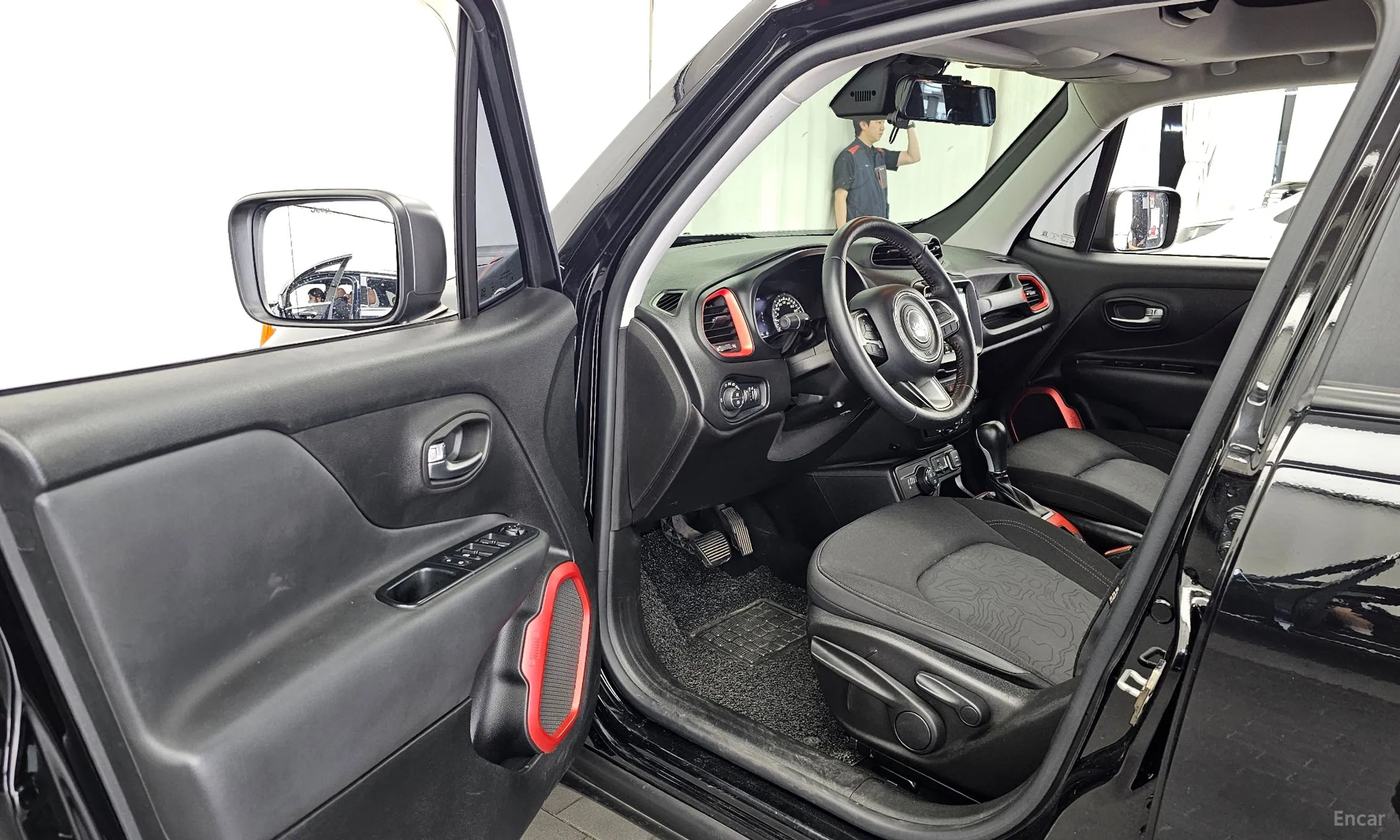 Jeep Renegade превью 10