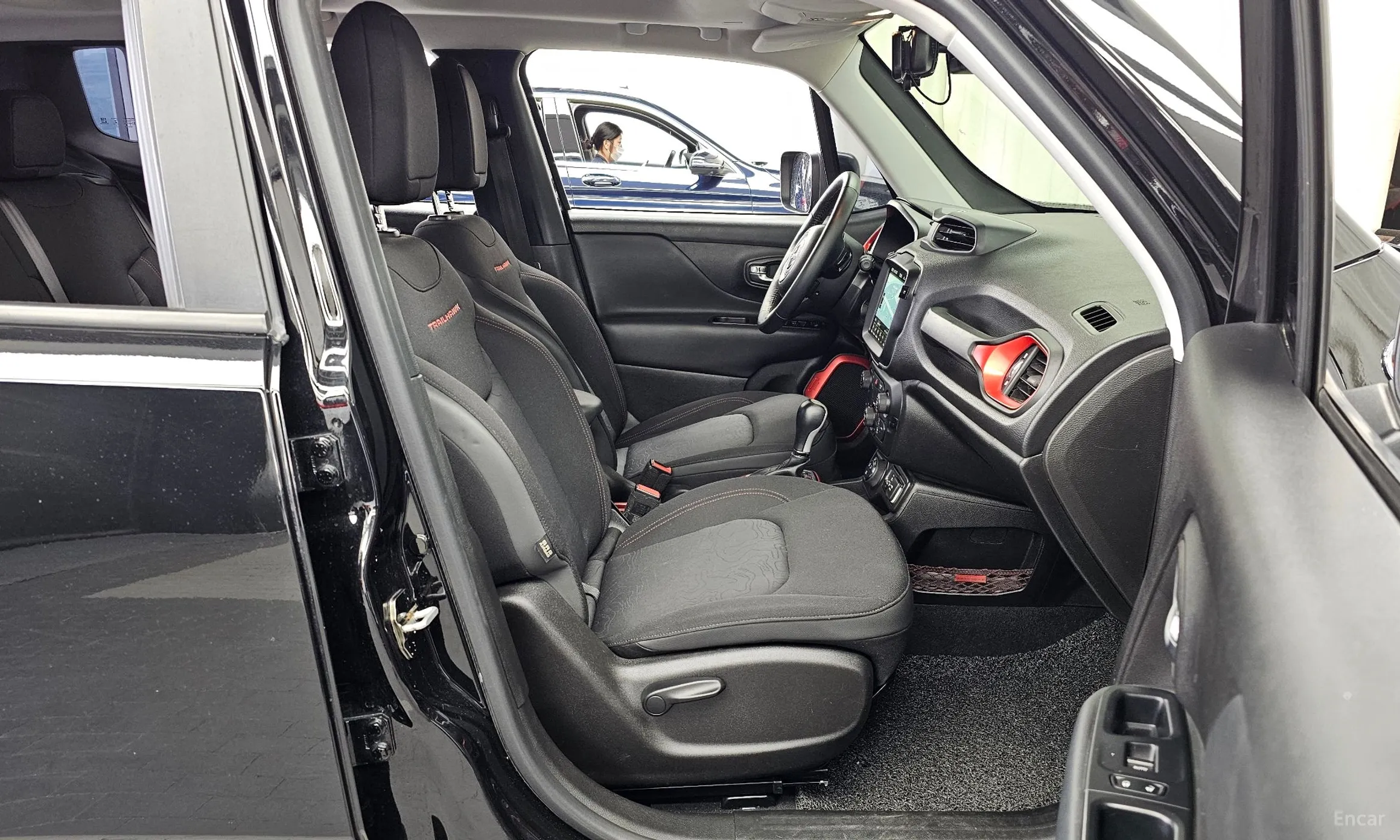 Jeep Renegade превью 11