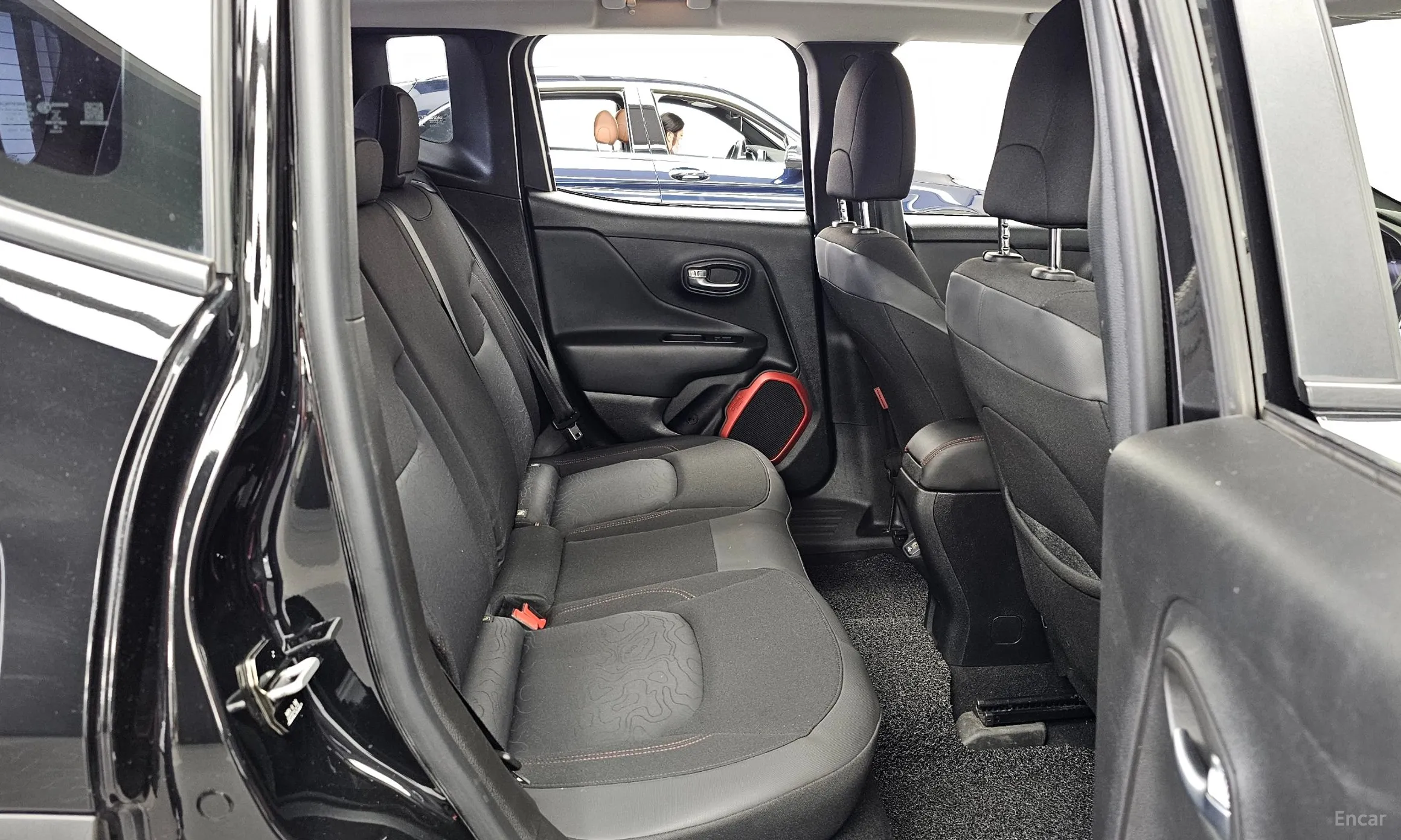 Jeep Renegade превью 12