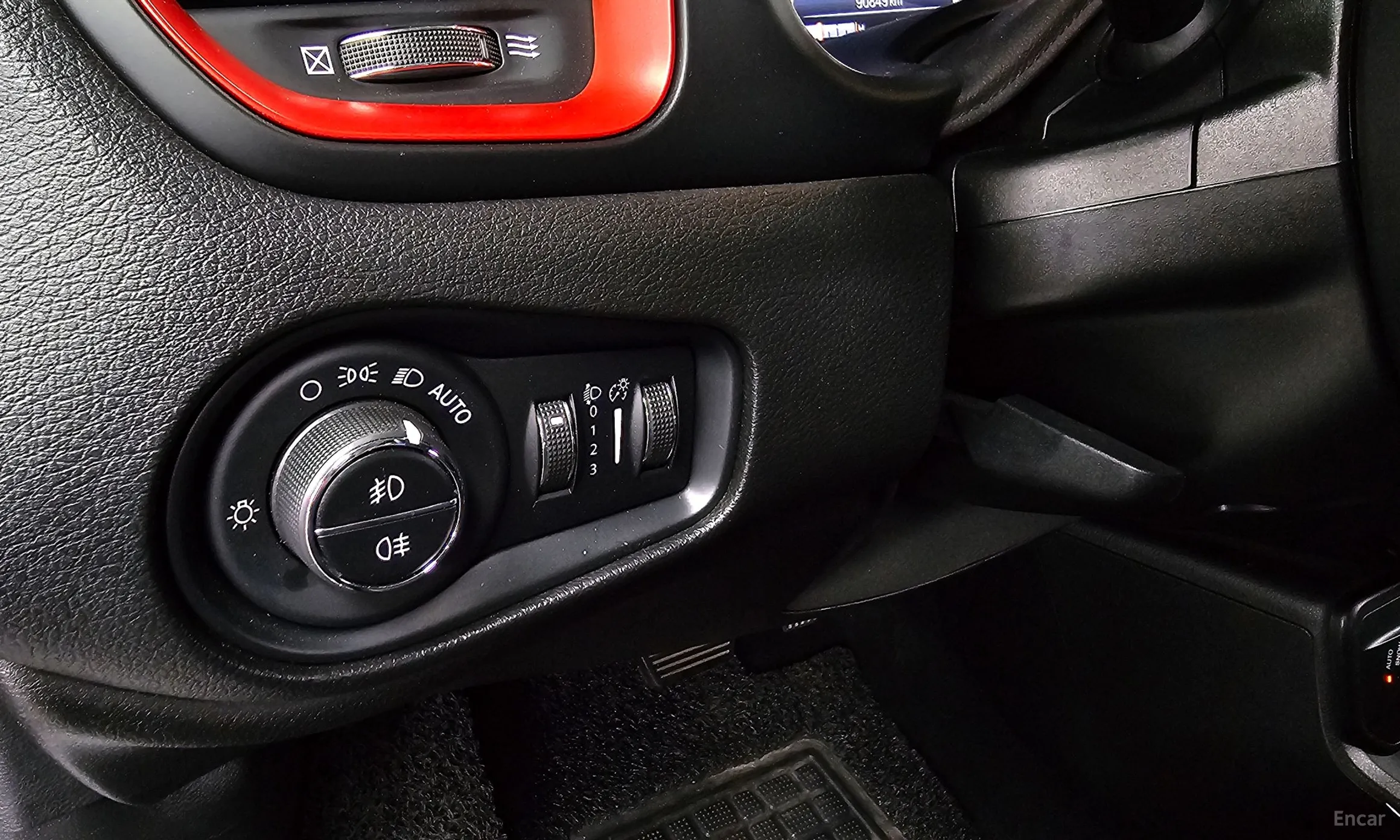 Jeep Renegade превью 14