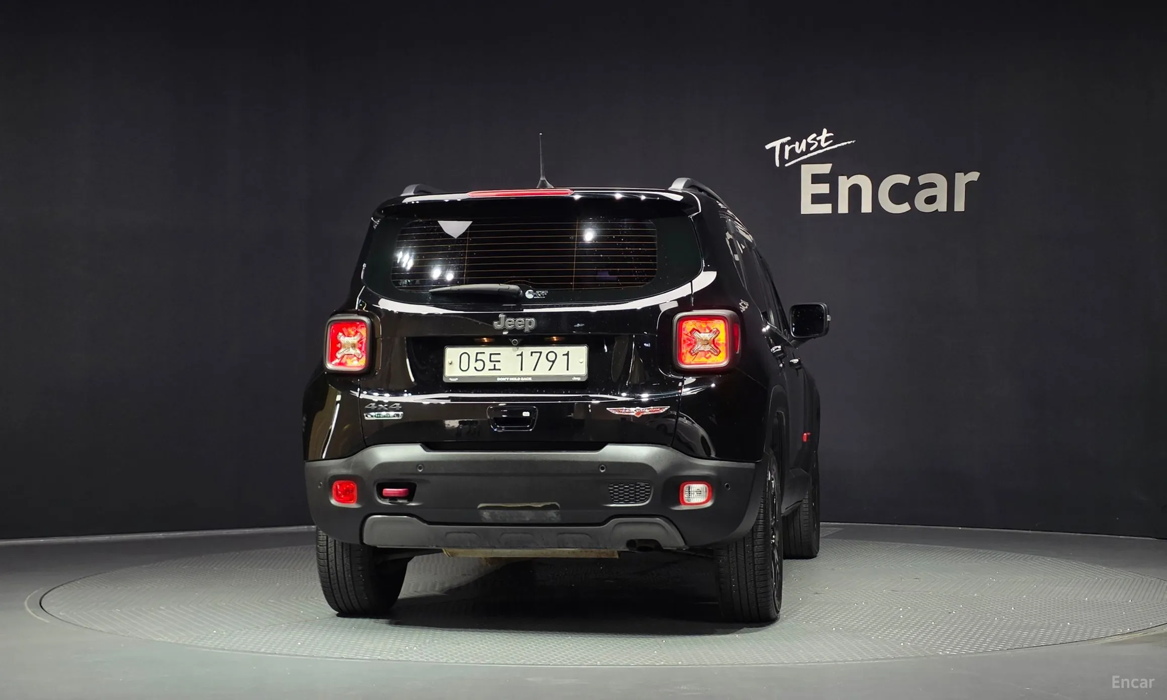 Jeep Renegade превью 4