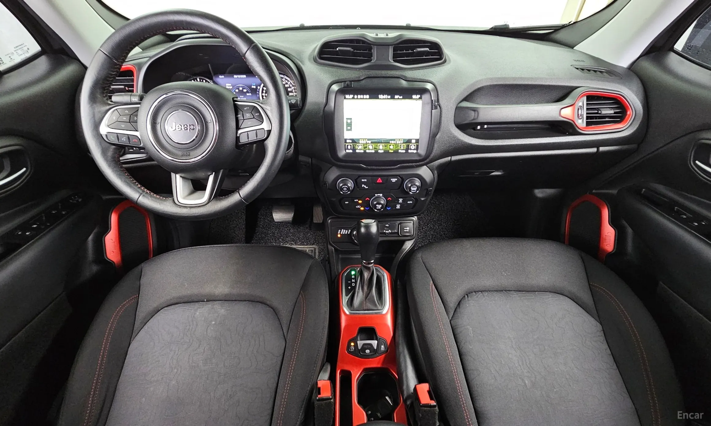 Jeep Renegade превью 7