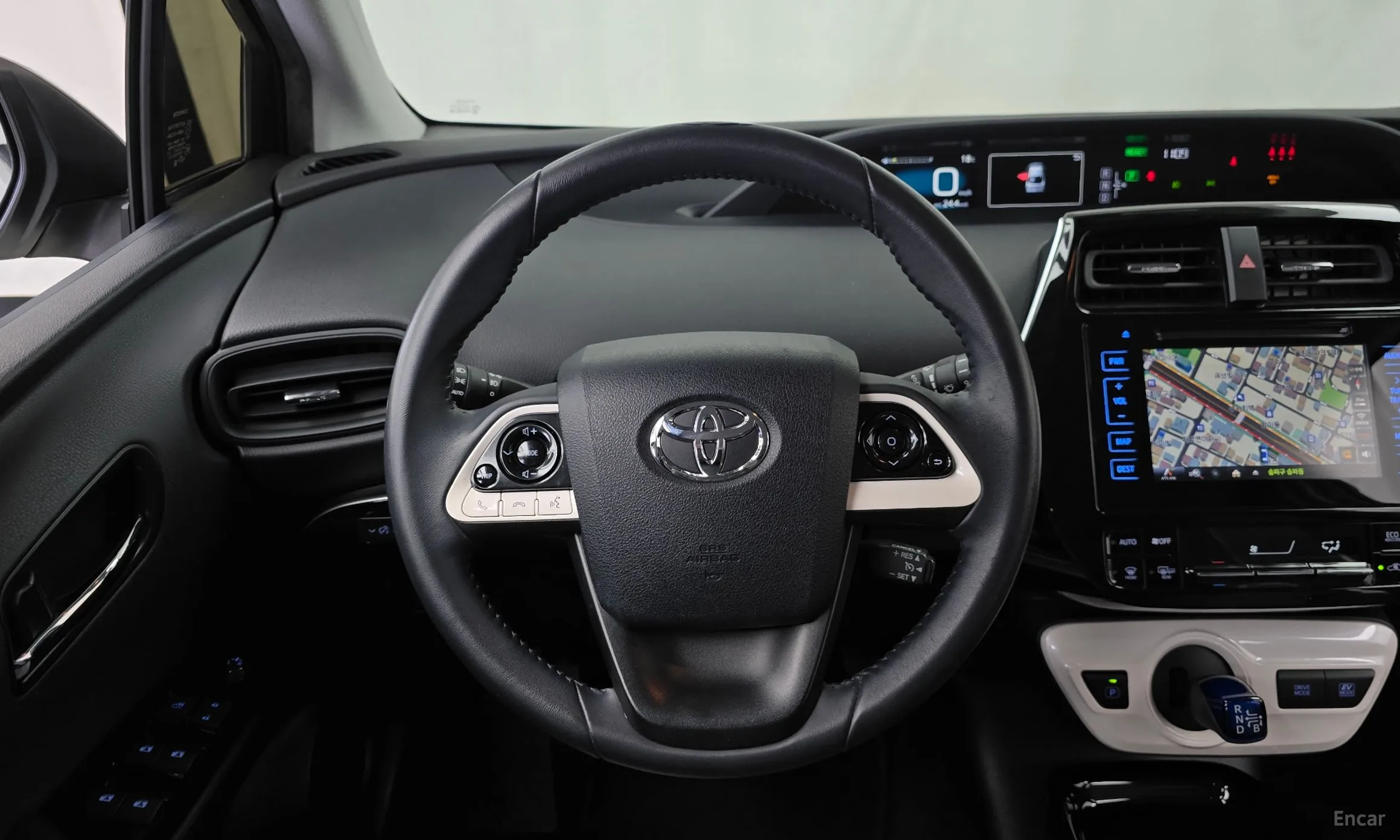 Toyota Prius 4th Generation превью 13