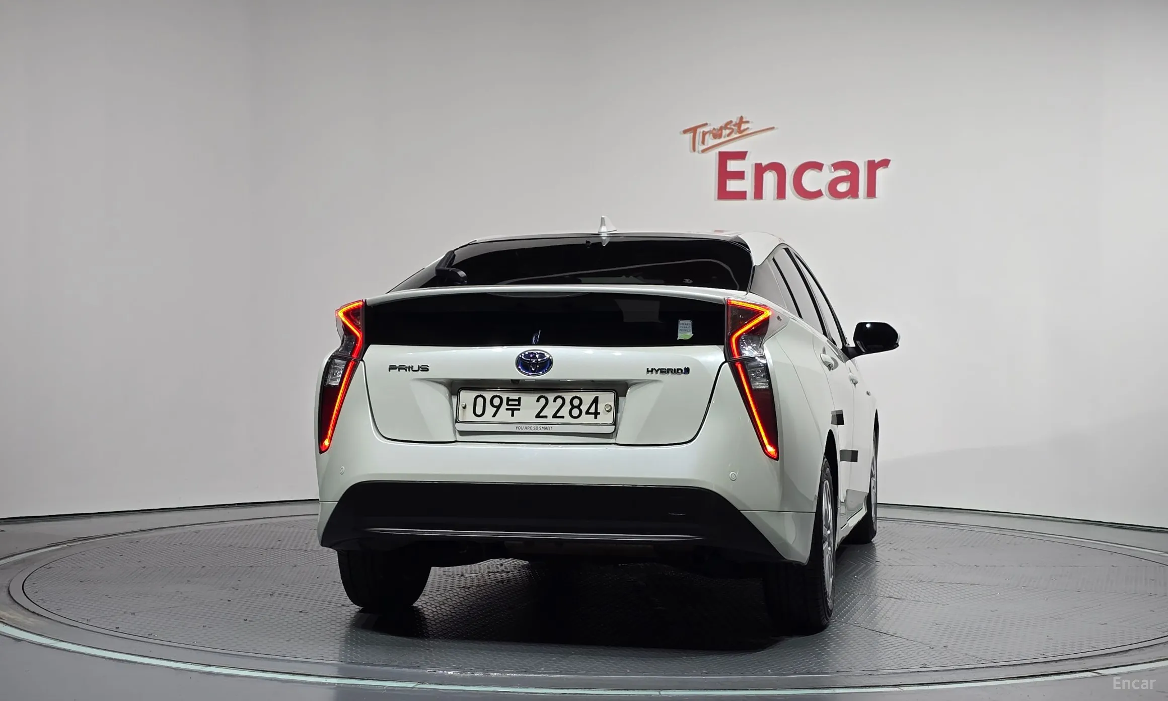Toyota Prius 4th Generation превью 4