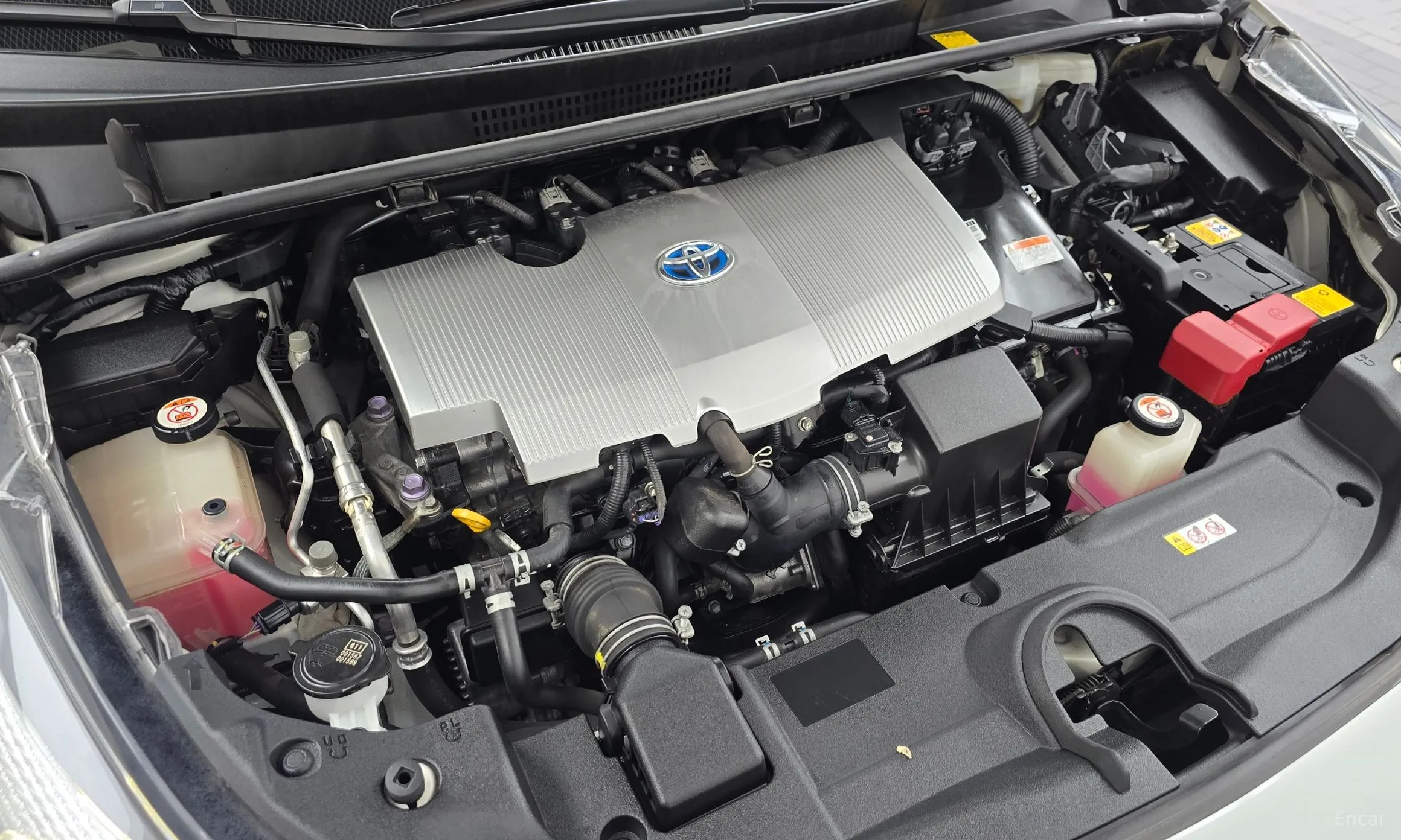 Toyota Prius 4th Generation превью 6