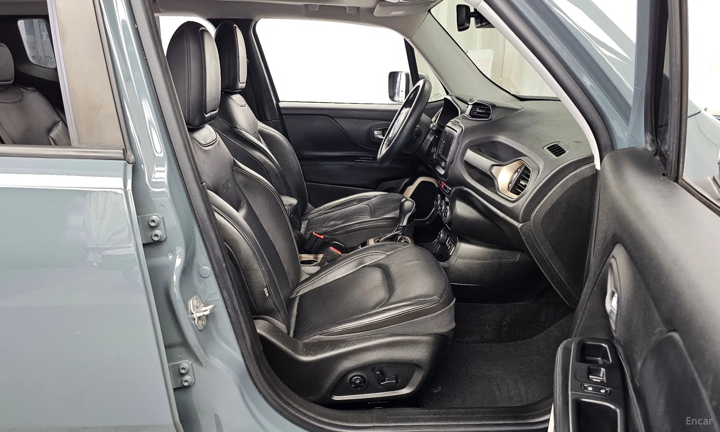 Jeep Renegade превью 11
