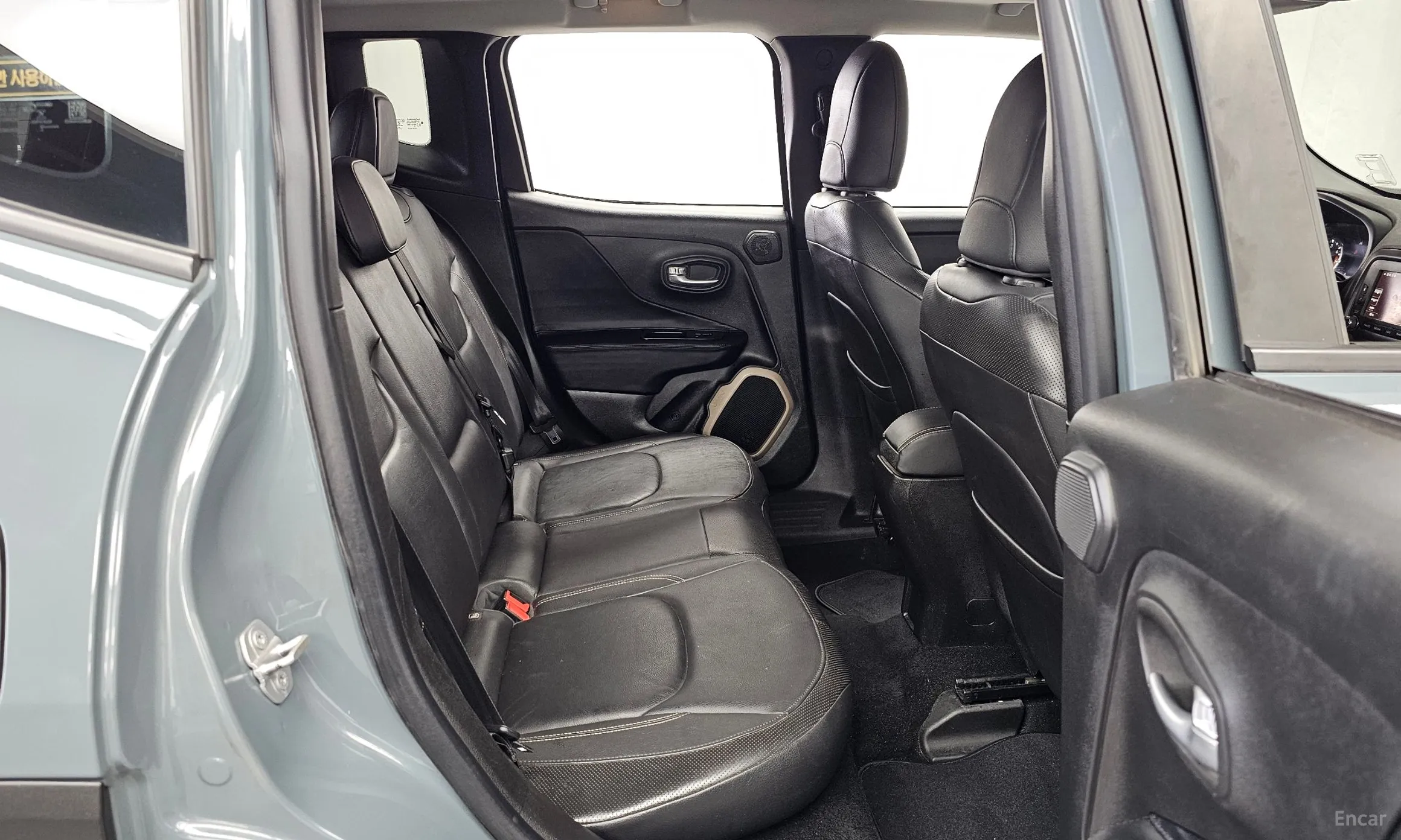 Jeep Renegade превью 12
