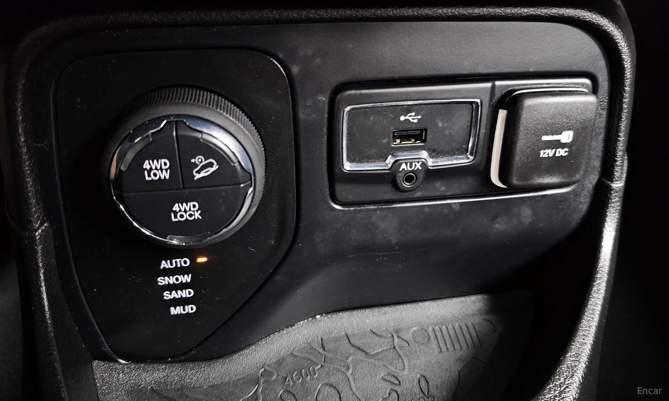 Jeep Renegade превью 19