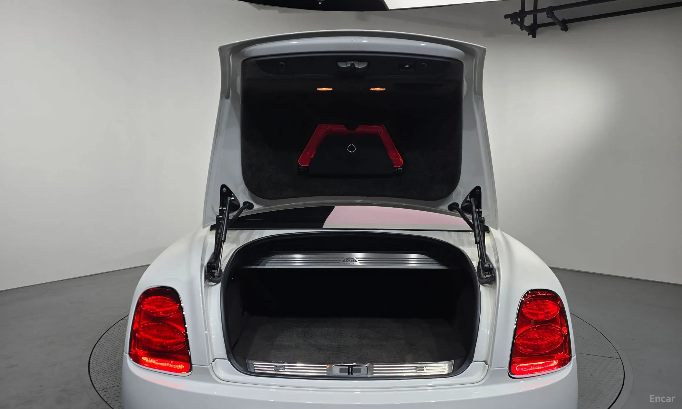 Bentley Flying Spur Gen 1 превью 19