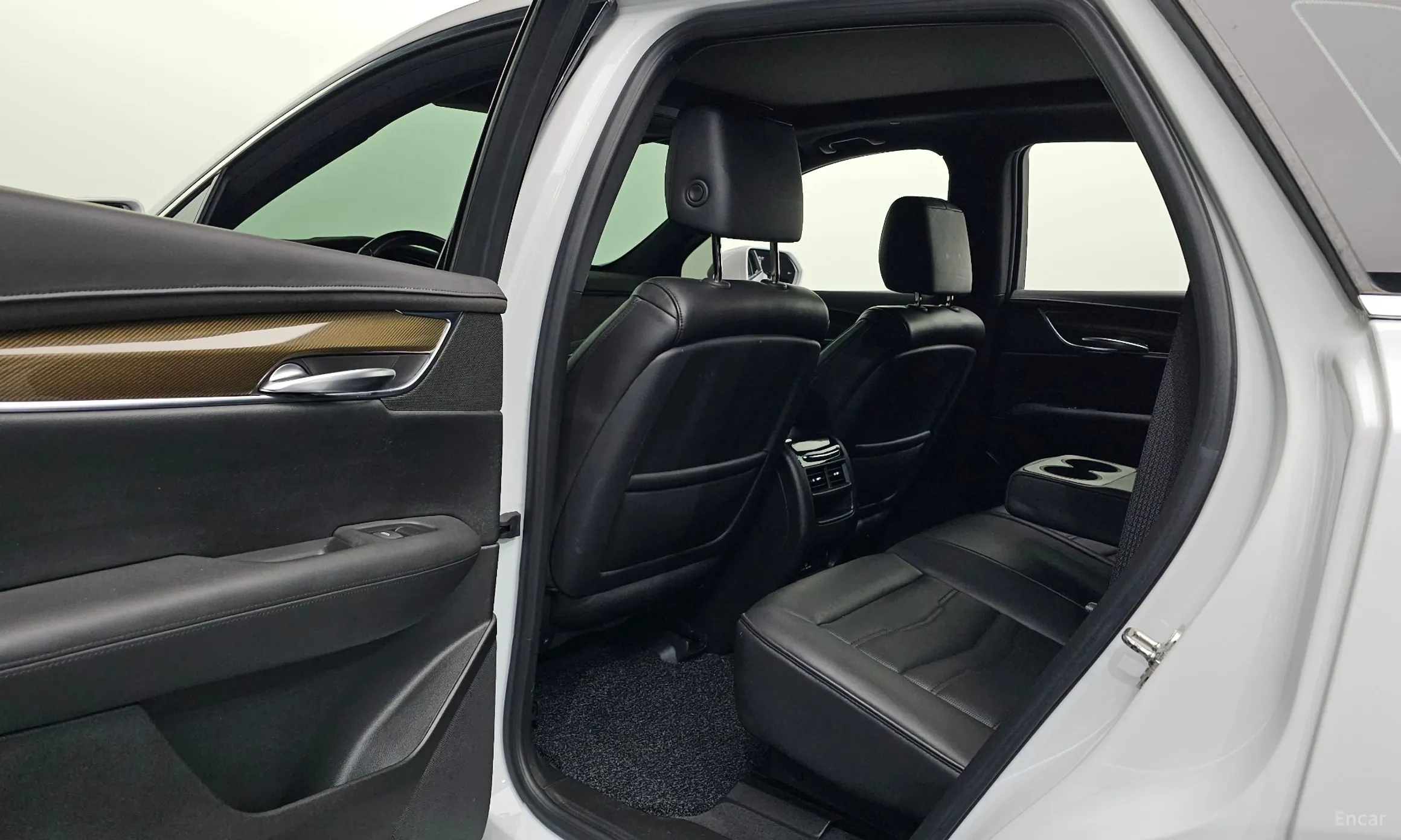 Cadillac XT5 превью 11