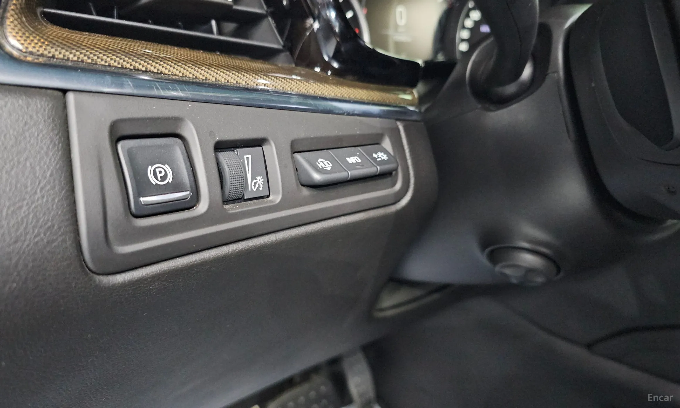 Cadillac XT5 превью 13