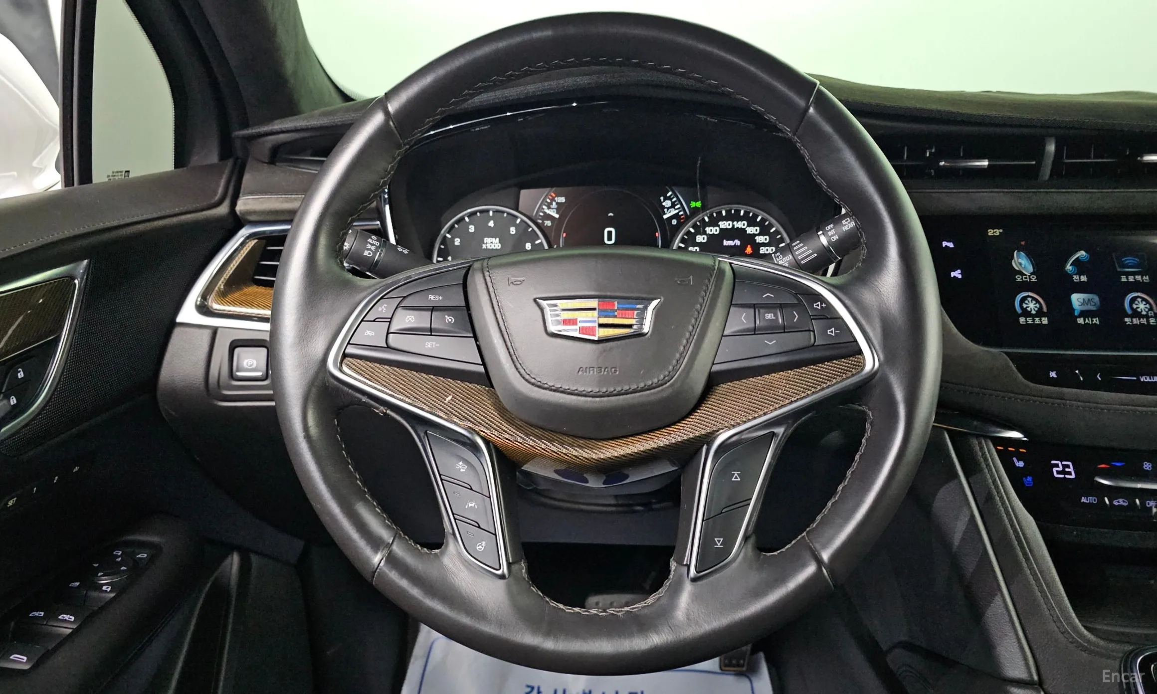 Cadillac XT5 превью 14