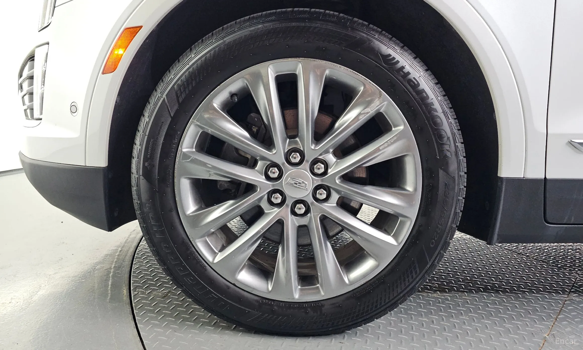 Cadillac XT5 превью 5