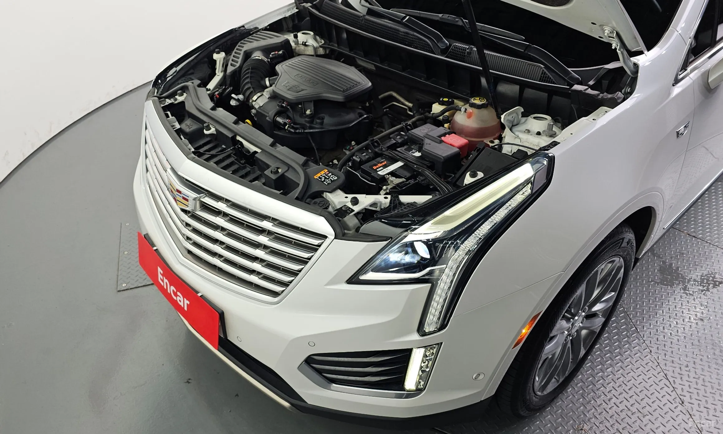 Cadillac XT5 превью 6