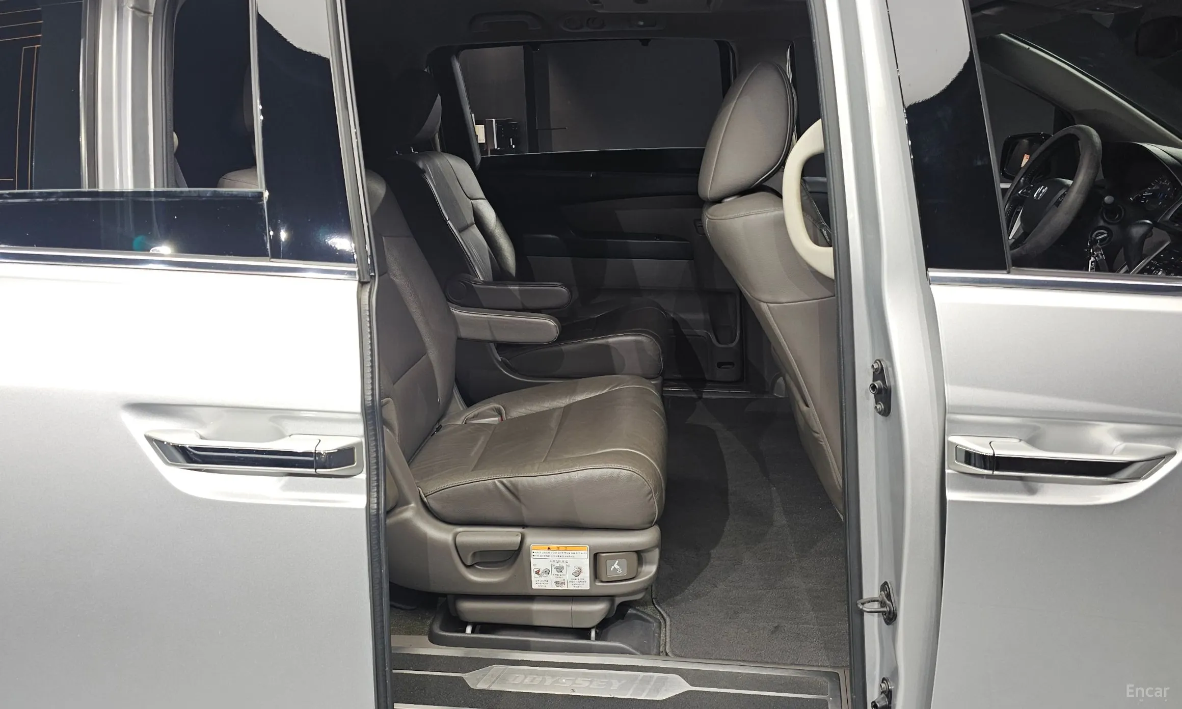 Honda Odyssey превью 11
