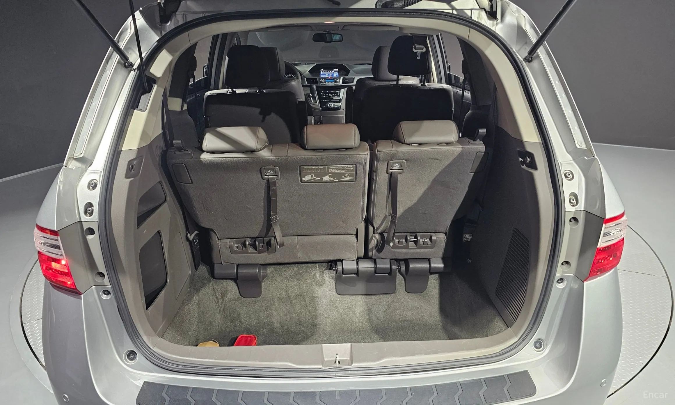 Honda Odyssey превью 17