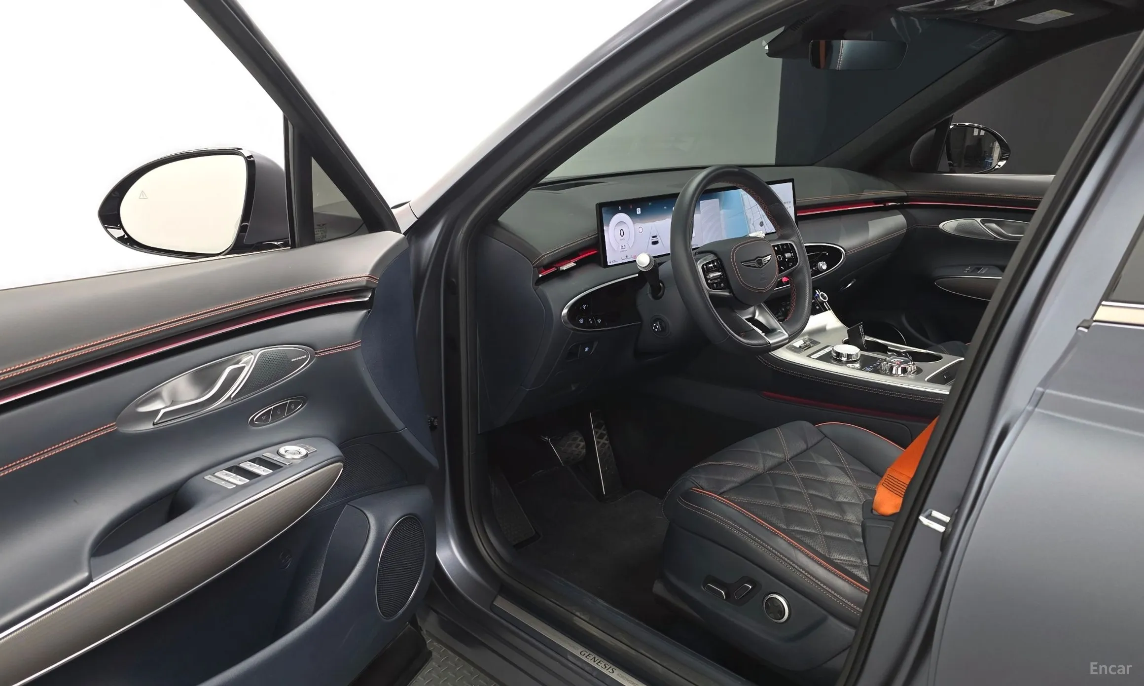 Genesis GV70 превью 10