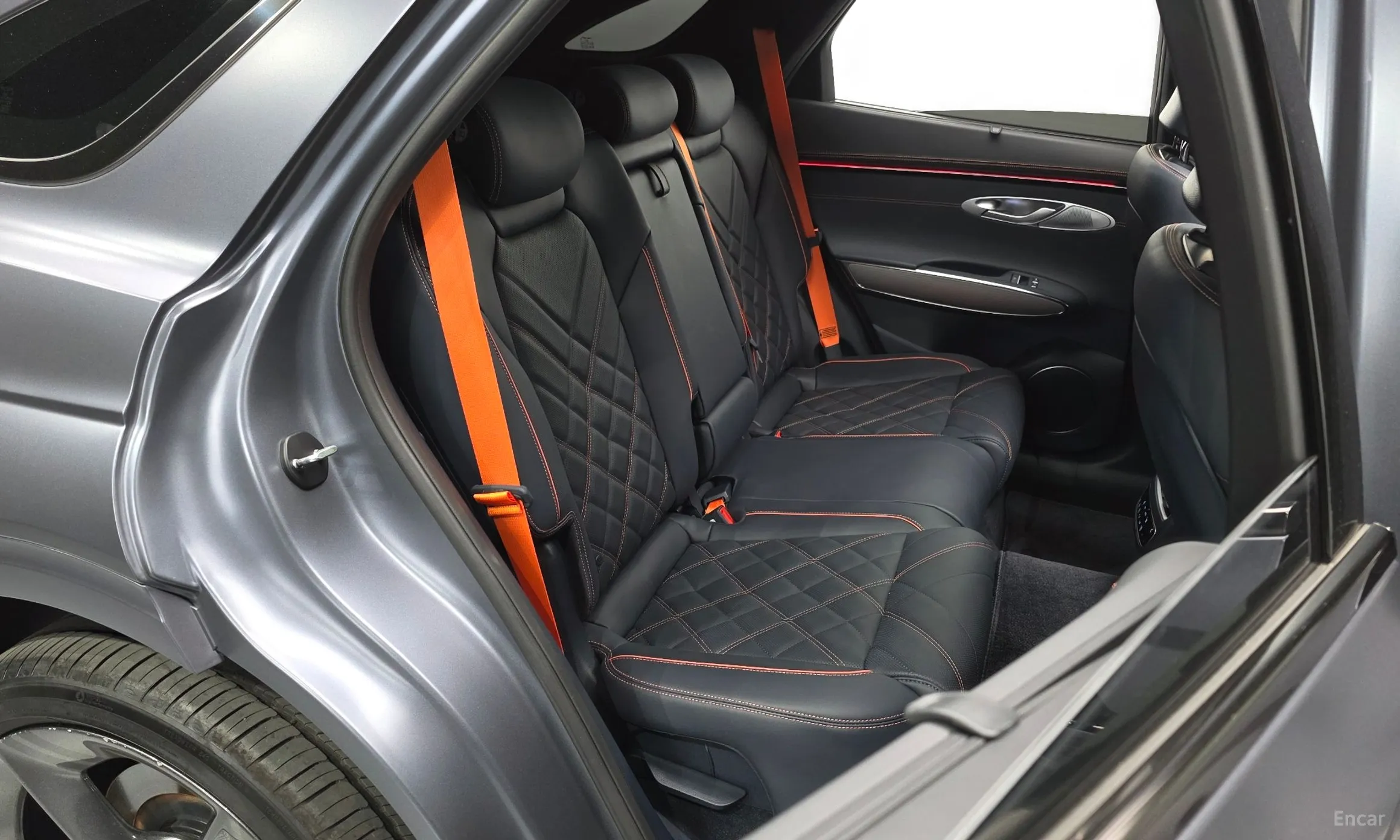 Genesis GV70 превью 12