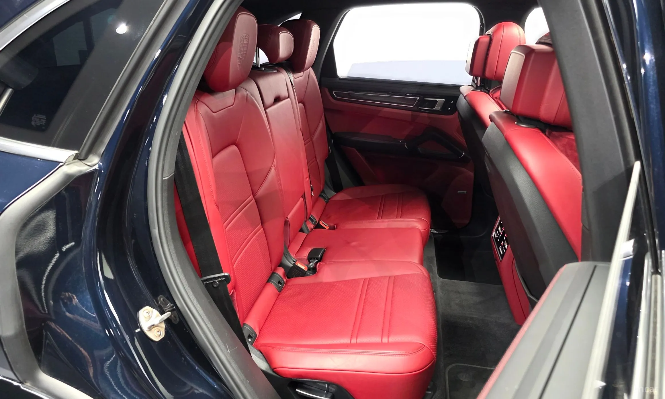 Porsche Cayenne (PO536) превью 12
