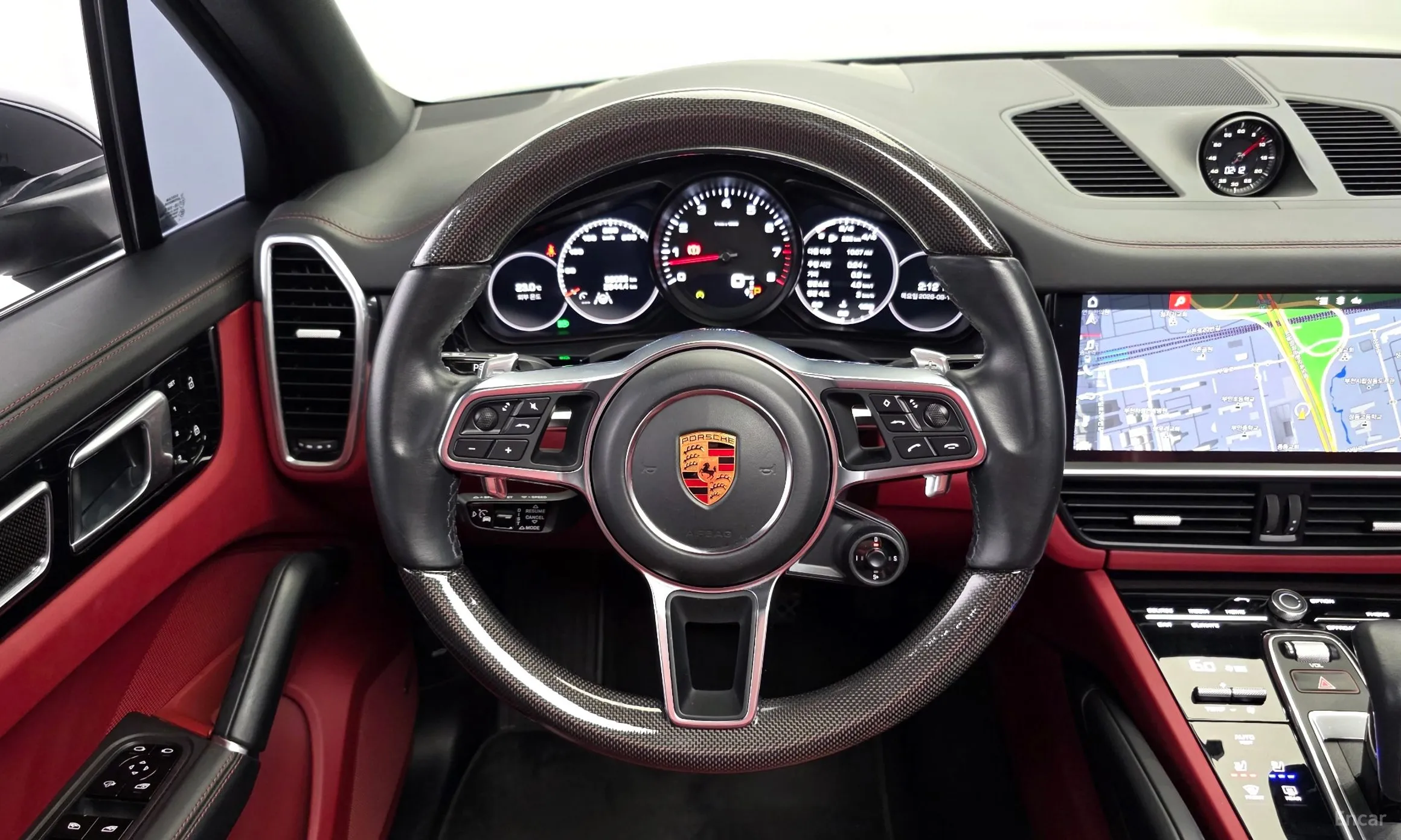 Porsche Cayenne (PO536) превью 13